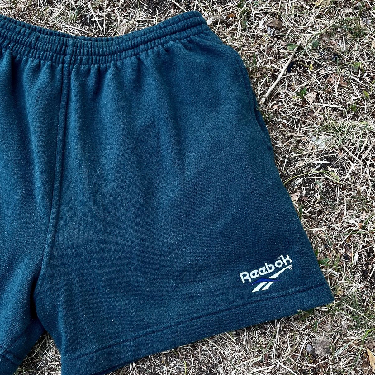 Vintage Vintage Reebok Navy Shorts Logo Streetwear Y2K Cropped 29 Size US 29 - 2 Thumbnail