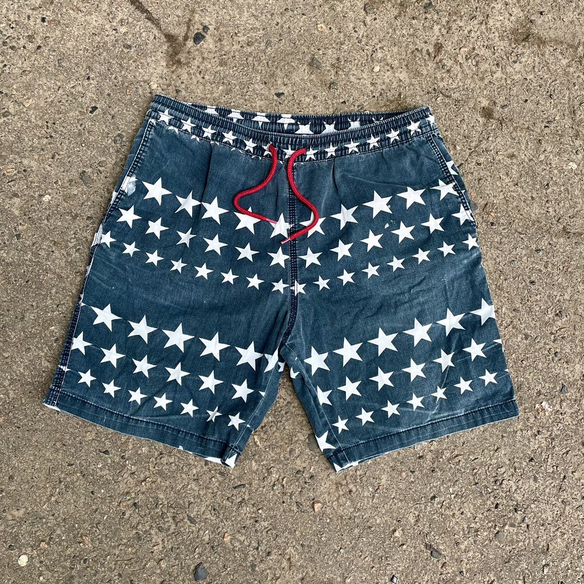 Vintage Vintage 90s All Over Star Print Shorts Americana Streetwear Size US 32 / EU 48 - 1 Thumbnail