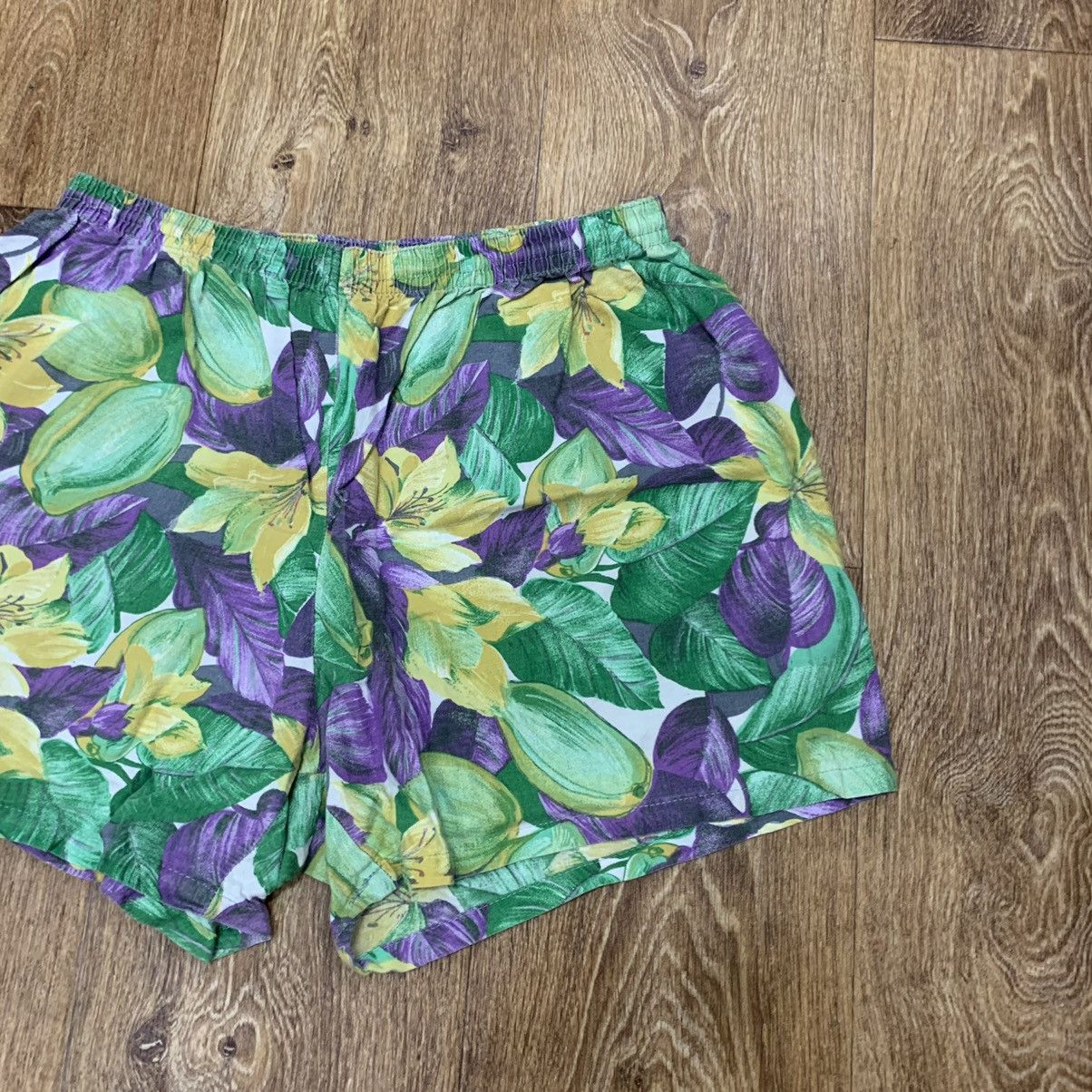 Vintage Vintage 90s Floral All Over Print Shorts Rave Y2K Baggy 31 Size US 31 - 2 Thumbnail