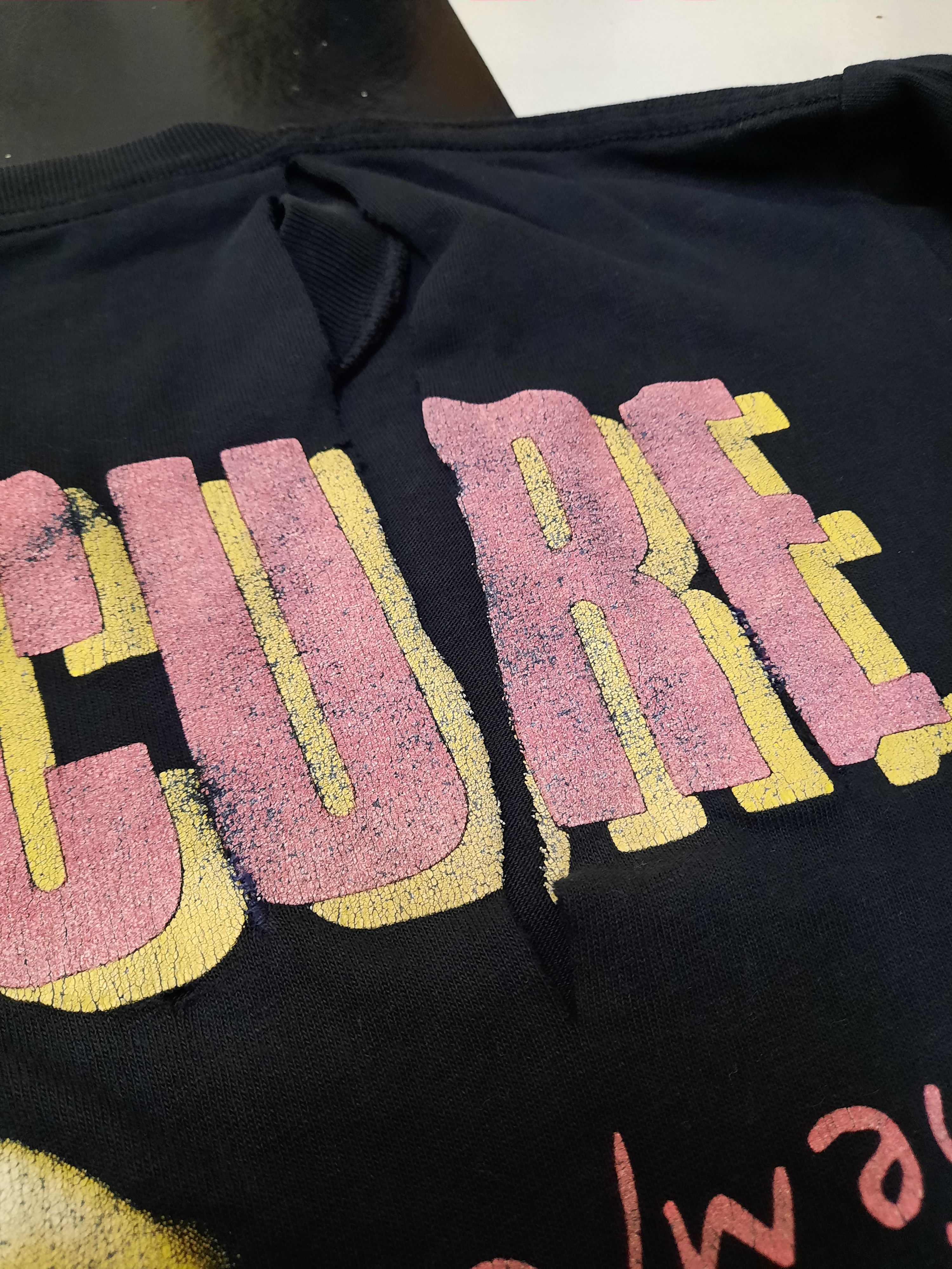 Band Tees VINTAGE THE CURE DISTRESSED DRY ROT CROPPED T SHIRT Size US S / EU 44-46 / 1 - 10 Thumbnail
