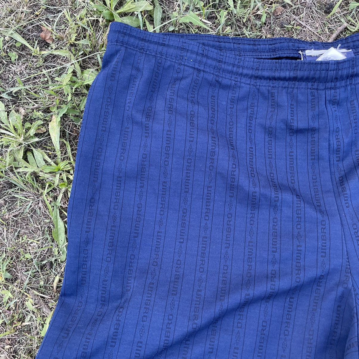 Vintage Vintage 90s Umbro Shorts Streetwear Baggy Navy Sun Faded 34 Size US 34 / EU 50 - 3 Thumbnail