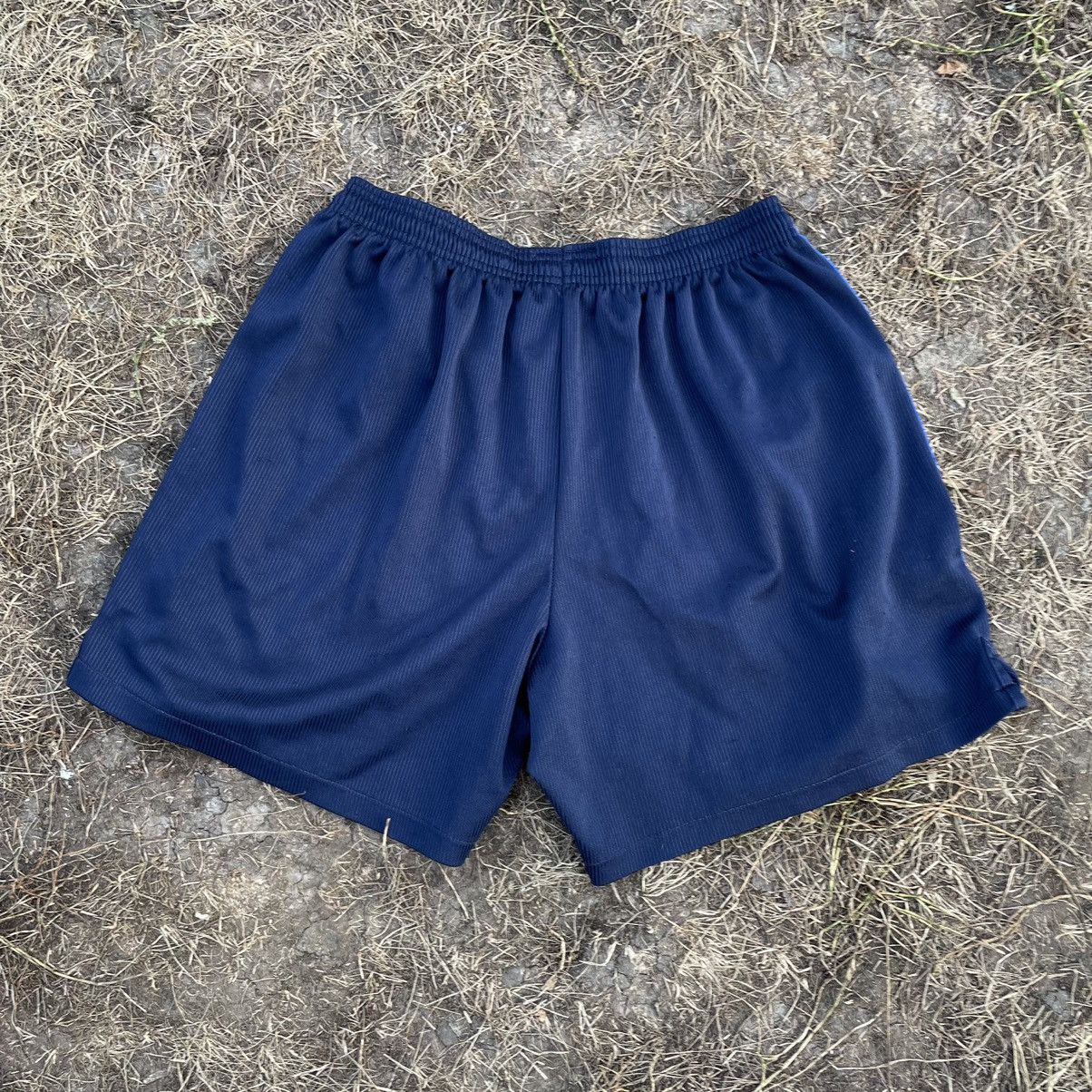 Vintage Vintage Y2K Umbro Navy Baggy Shorts Streetwear Graphic 36 Size US 36 / EU 52 - 6 Thumbnail