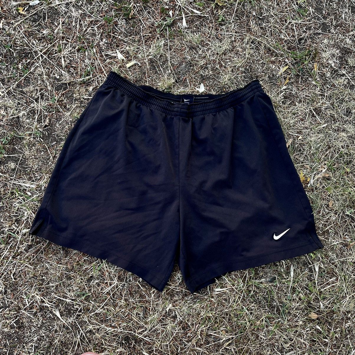 Vintage Vintage Nike Swoosh Shorts Y2K Streetwear Skate Oversized 34 Size US 34 / EU 50 - 1 Thumbnail