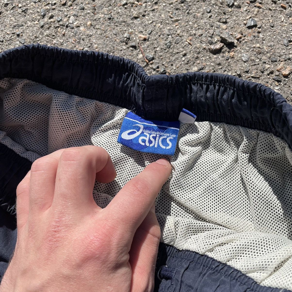 Vintage Vintage Y2K Asics Baggy Shorts Streetwear Navy Logo Faded 34 Size US 34 / EU 50 - 5 Thumbnail