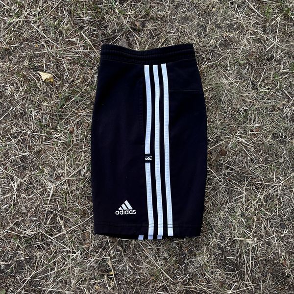 Black vintage best sale adidas shorts