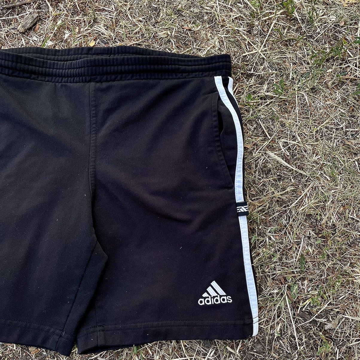 Vintage Vintage Adidas Three Stripe Shorts Y2K Streetwear Graphic M Size US 29 - 5 Thumbnail