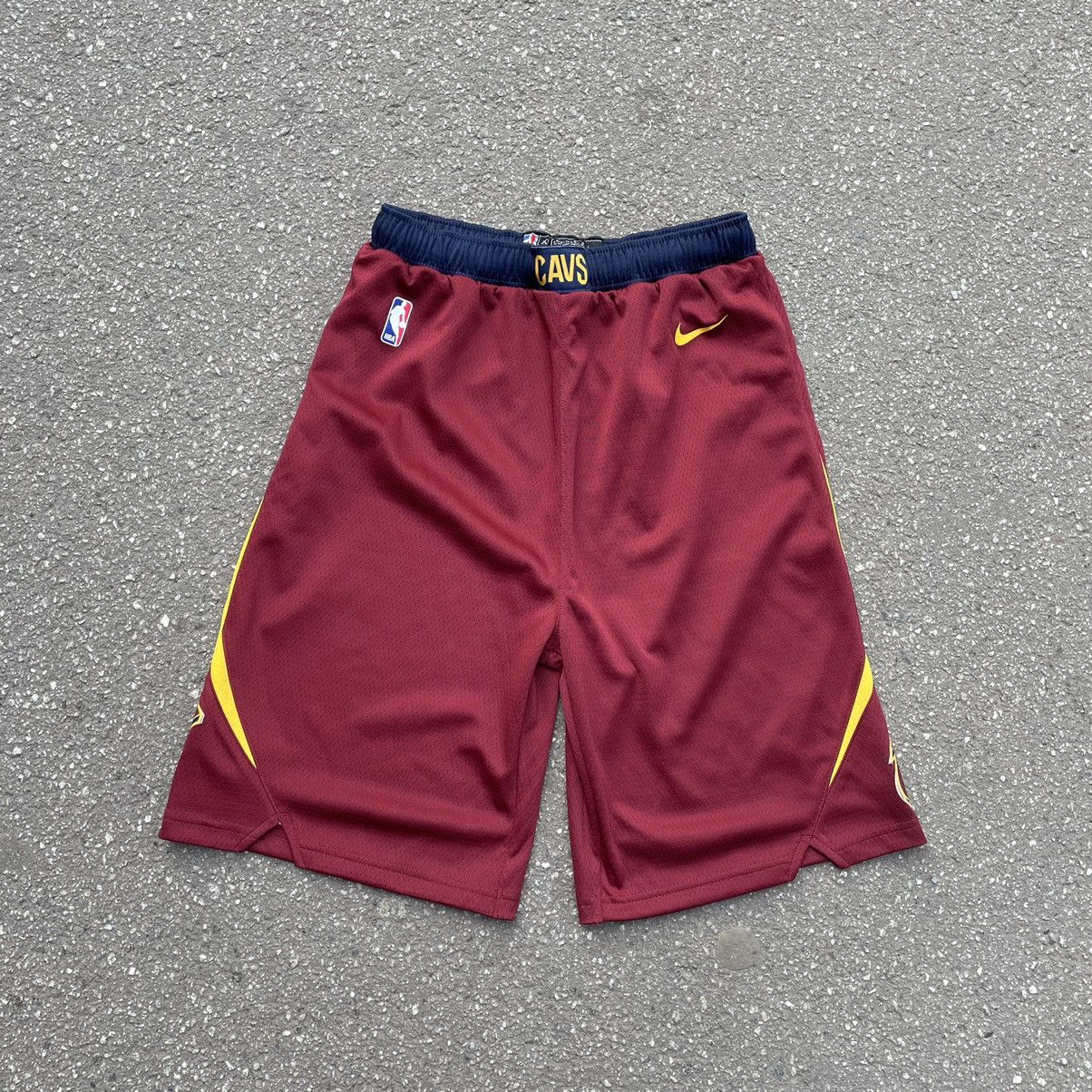 Vintage Vintage NBA Maroon Basketball Shorts Streetwear Y2K Faded 32 Size US 32 / EU 48 - 1 Thumbnail