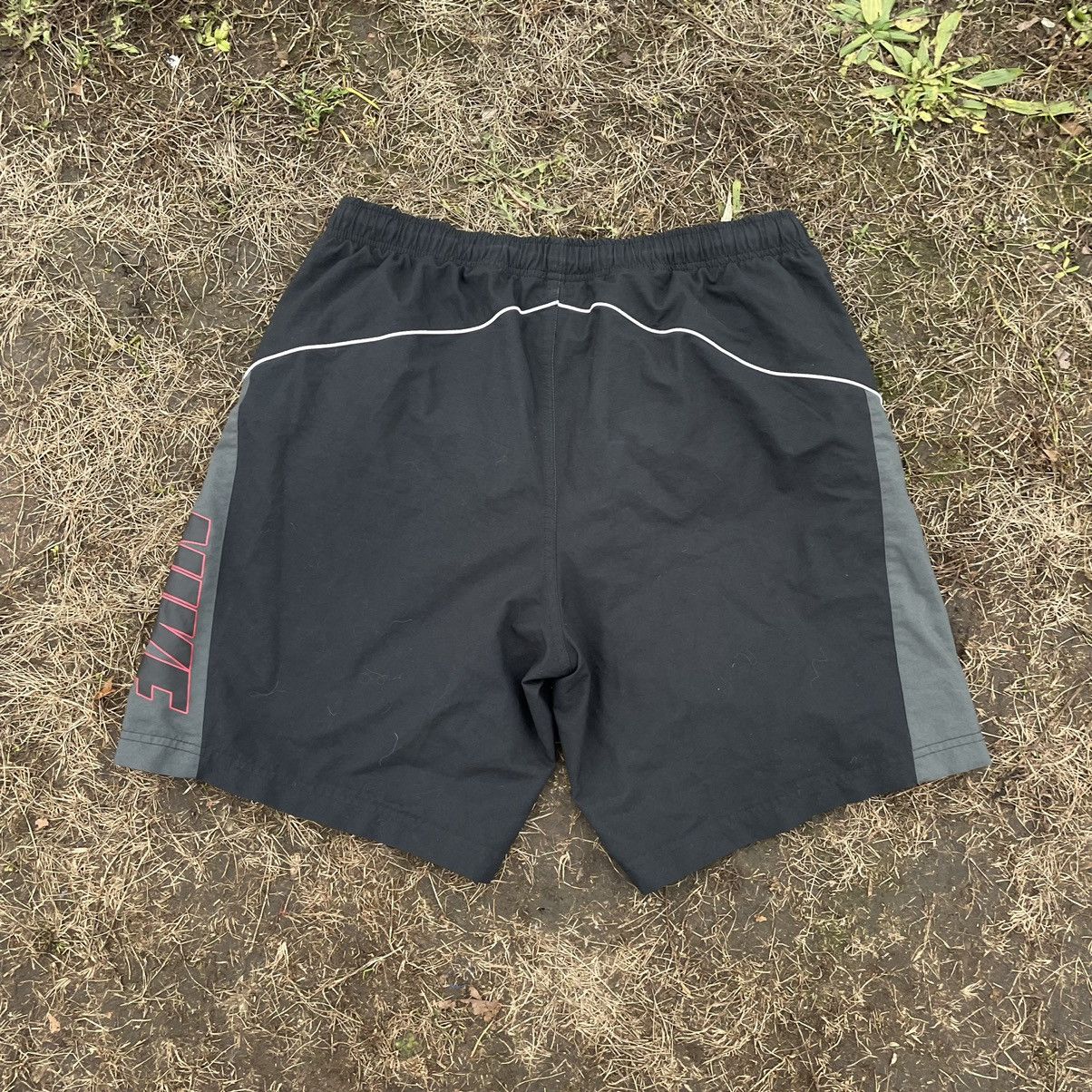 Nike Vintage Y2K Nike Swoosh Logo Shorts Streetwear Sports Casual Size US 34 / EU 50 - 7 Thumbnail
