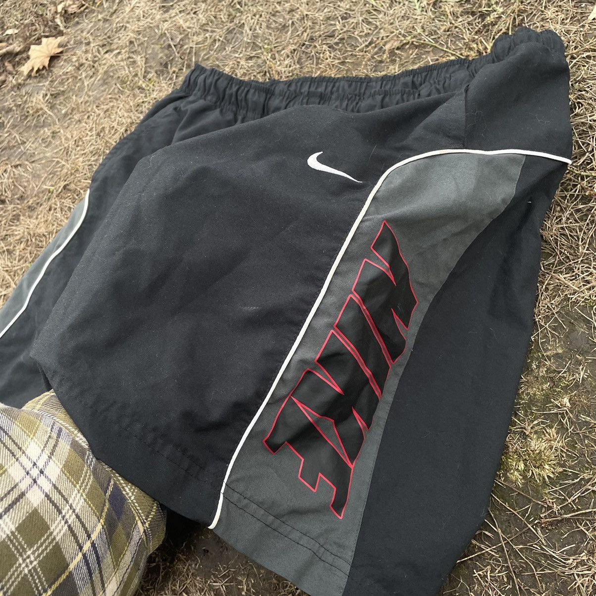 Nike Vintage Y2K Nike Swoosh Logo Shorts Streetwear Sports Casual Size US 34 / EU 50 - 4 Thumbnail