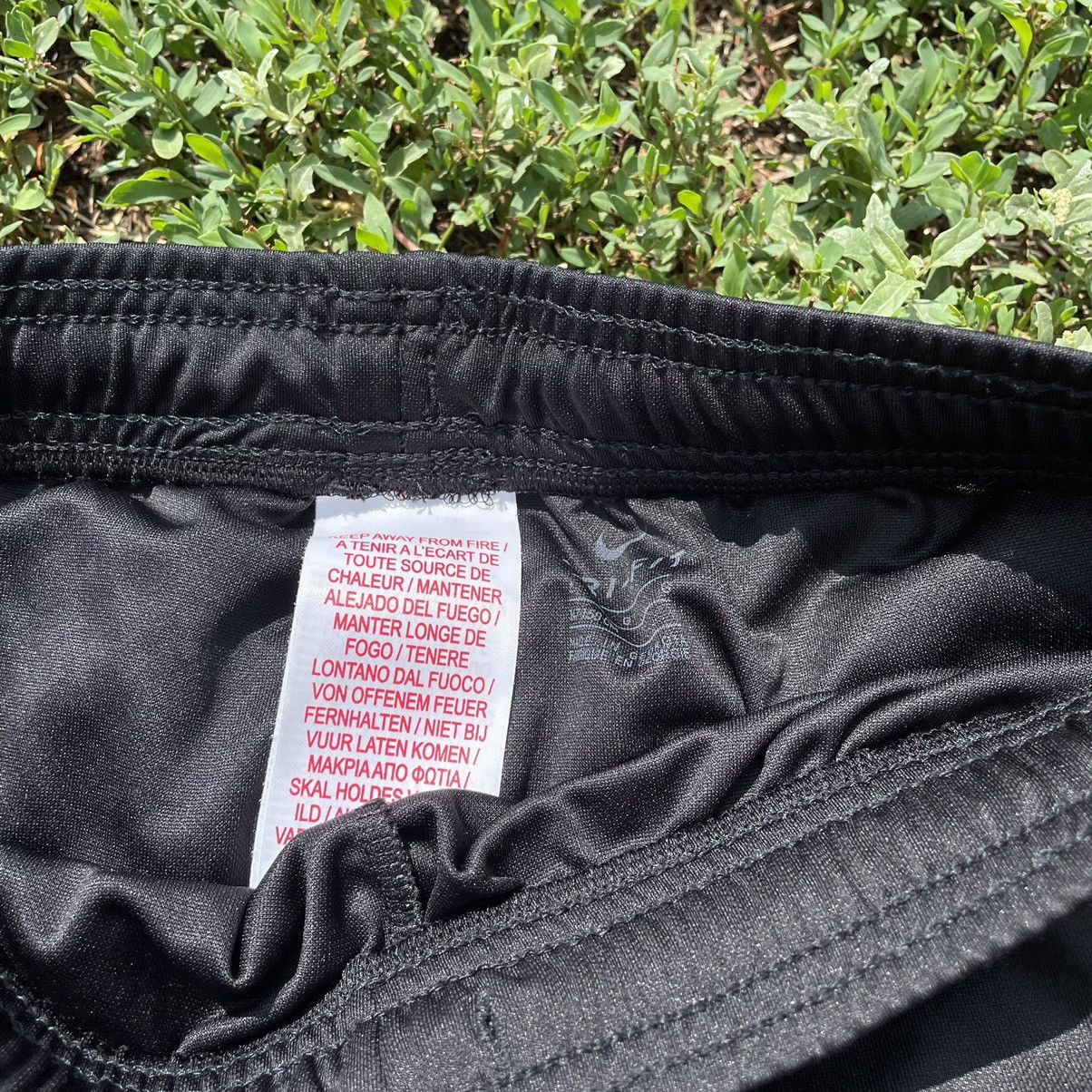 Vintage Vintage 90s Nike Swoosh Shorts Streetwear Skate Black 29 Size US 29 - 4 Thumbnail
