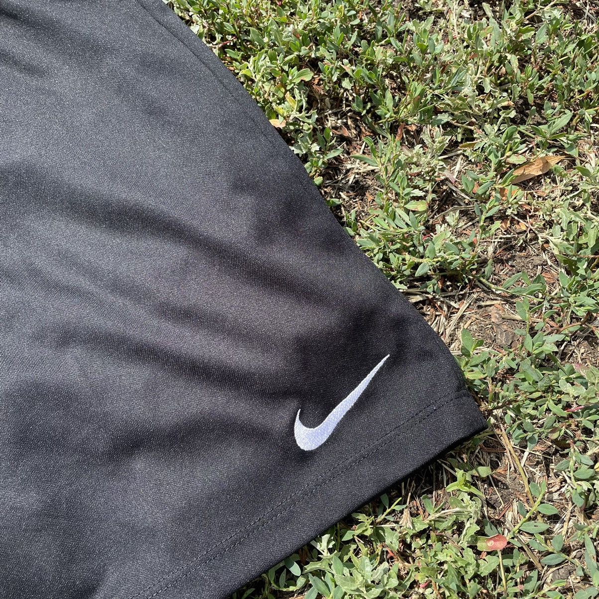 Vintage Vintage 90s Nike Swoosh Shorts Streetwear Skate Black 29 Size US 29 - 3 Thumbnail