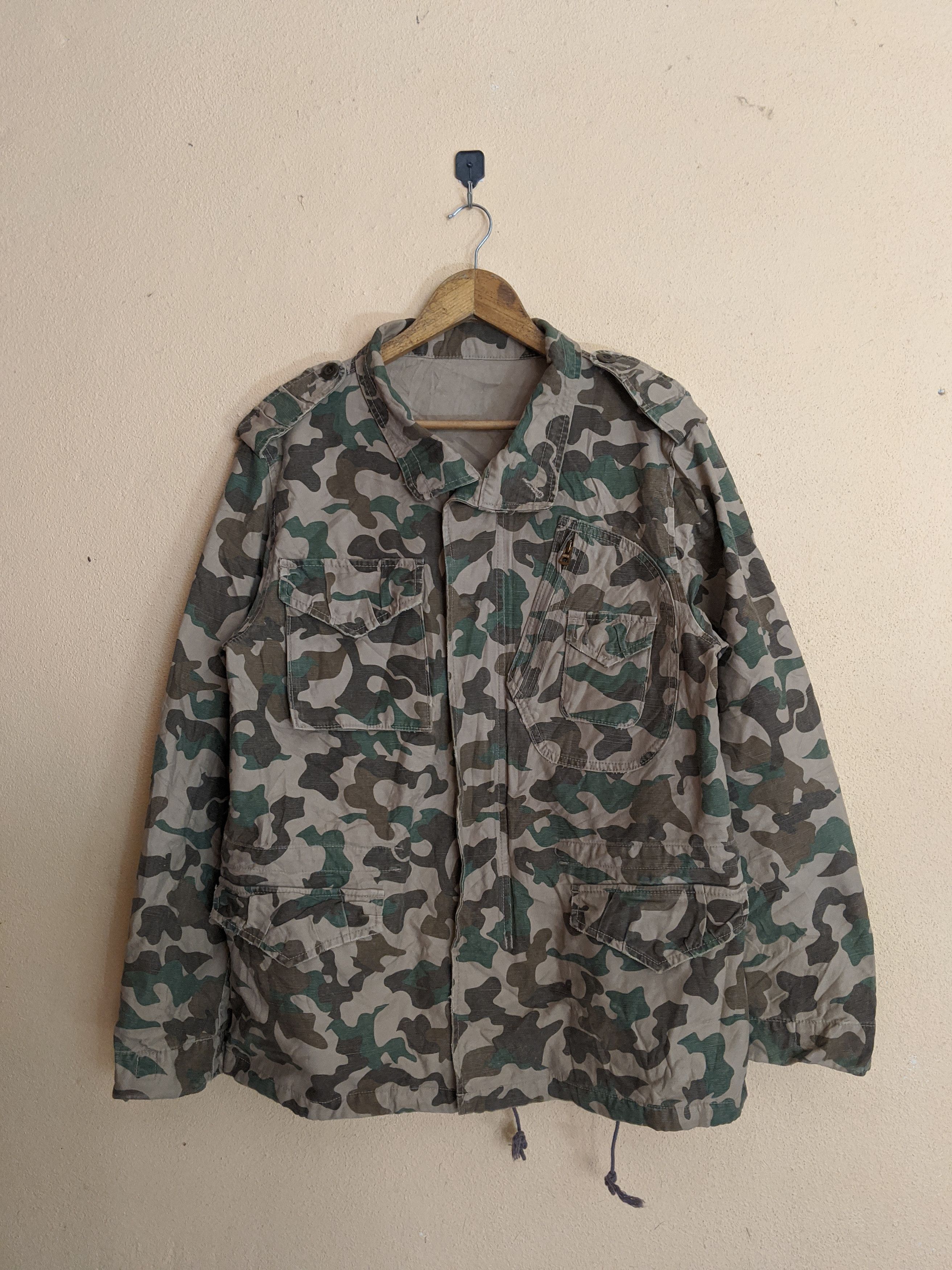 Chevignon RARE CHEVIGNON CAMO JACKET MILITARY STREETFASHION Size US M / EU 48-50 / 2 - 1 Thumbnail