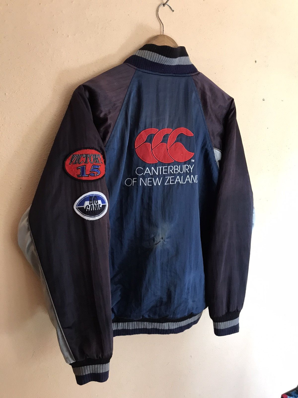 Canterbury of New Zealand VINTAGE CANTERBURY OF NEW ZEALAND BIG GAME VICTOR SUN FADED Size US L / EU 52-54 / 3 - 3 Thumbnail