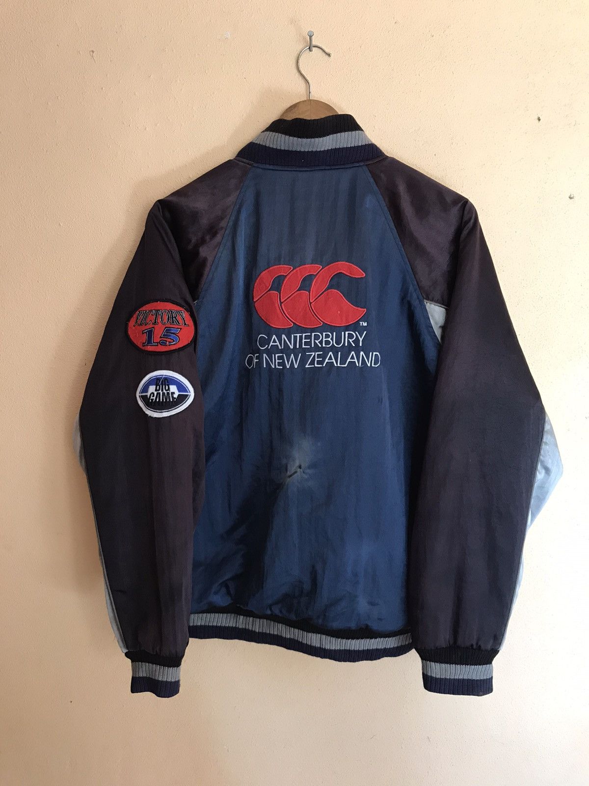 Canterbury of New Zealand VINTAGE CANTERBURY OF NEW ZEALAND BIG GAME VICTOR SUN FADED Size US L / EU 52-54 / 3 - 1 Thumbnail