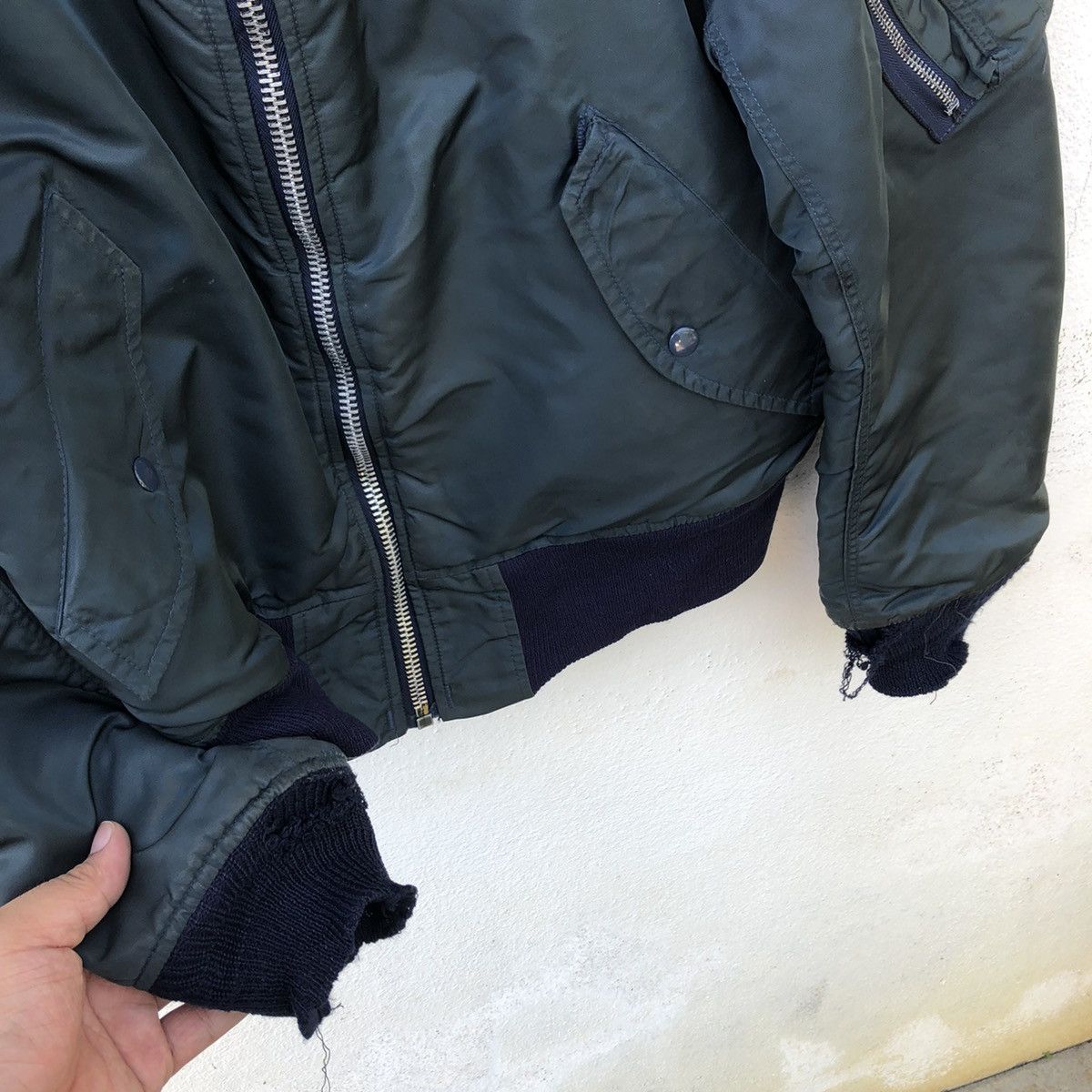 Avirex TRUE VINTAGE TRUE WORN AVIREX BOMBER JACKET Size US S / EU 44-46 / 1 - 5 Thumbnail