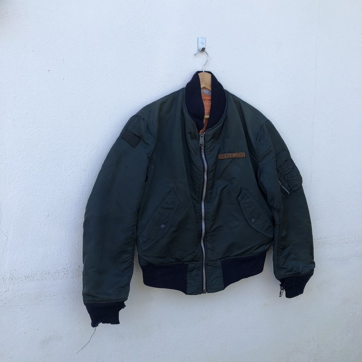Avirex TRUE VINTAGE TRUE WORN AVIREX BOMBER JACKET Size US S / EU 44-46 / 1 - 2 Thumbnail