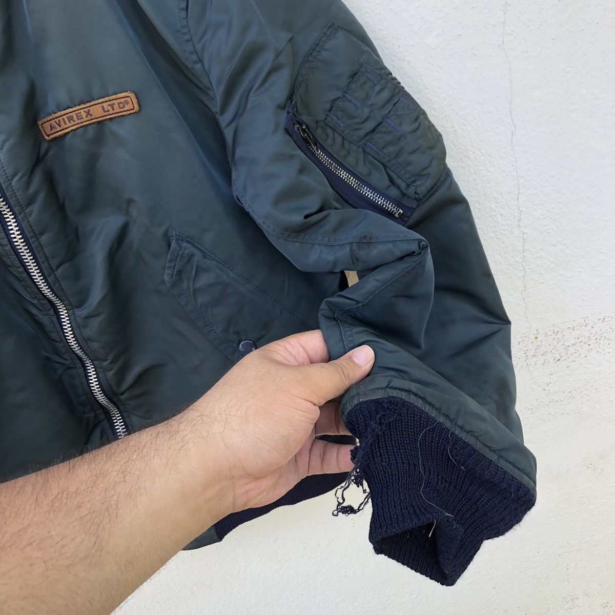 Avirex TRUE VINTAGE TRUE WORN AVIREX BOMBER JACKET Size US S / EU 44-46 / 1 - 4 Thumbnail