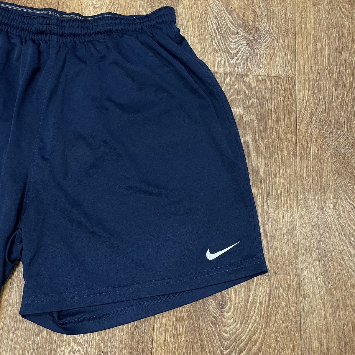 Nike Vintage Nike shorts streetwear swoosh casual y2k size XXL Size US 36 / EU 52 - 3 Thumbnail