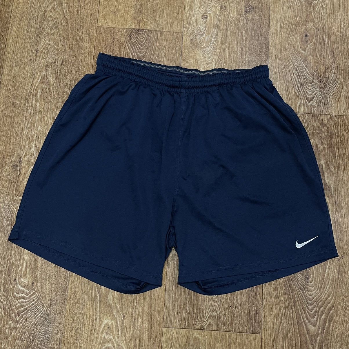 Nike Vintage Nike shorts streetwear swoosh casual y2k size XXL Size US 36 / EU 52 - 1 Thumbnail