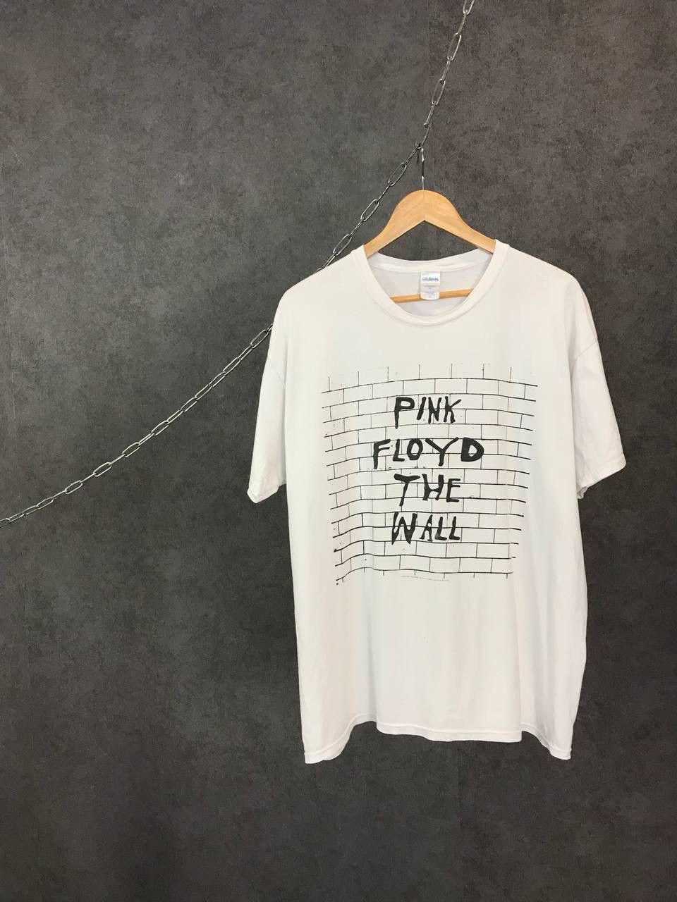 Band Tees Pink Floyd 2010 vintage rock band tee Size US XL / EU 56 / 4 - 1 Thumbnail