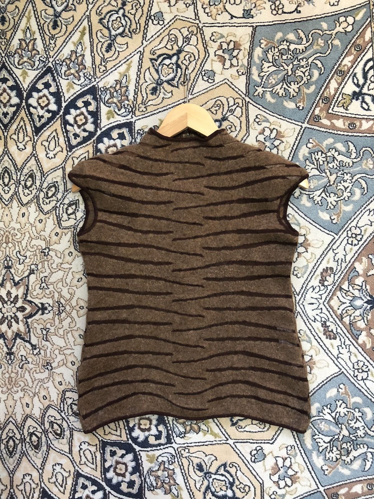 Vintage Vintage Yves Saint Laurent Tiger Stripe Crop Top Size M / US 6-8 / IT 42-44 - 19 Thumbnail