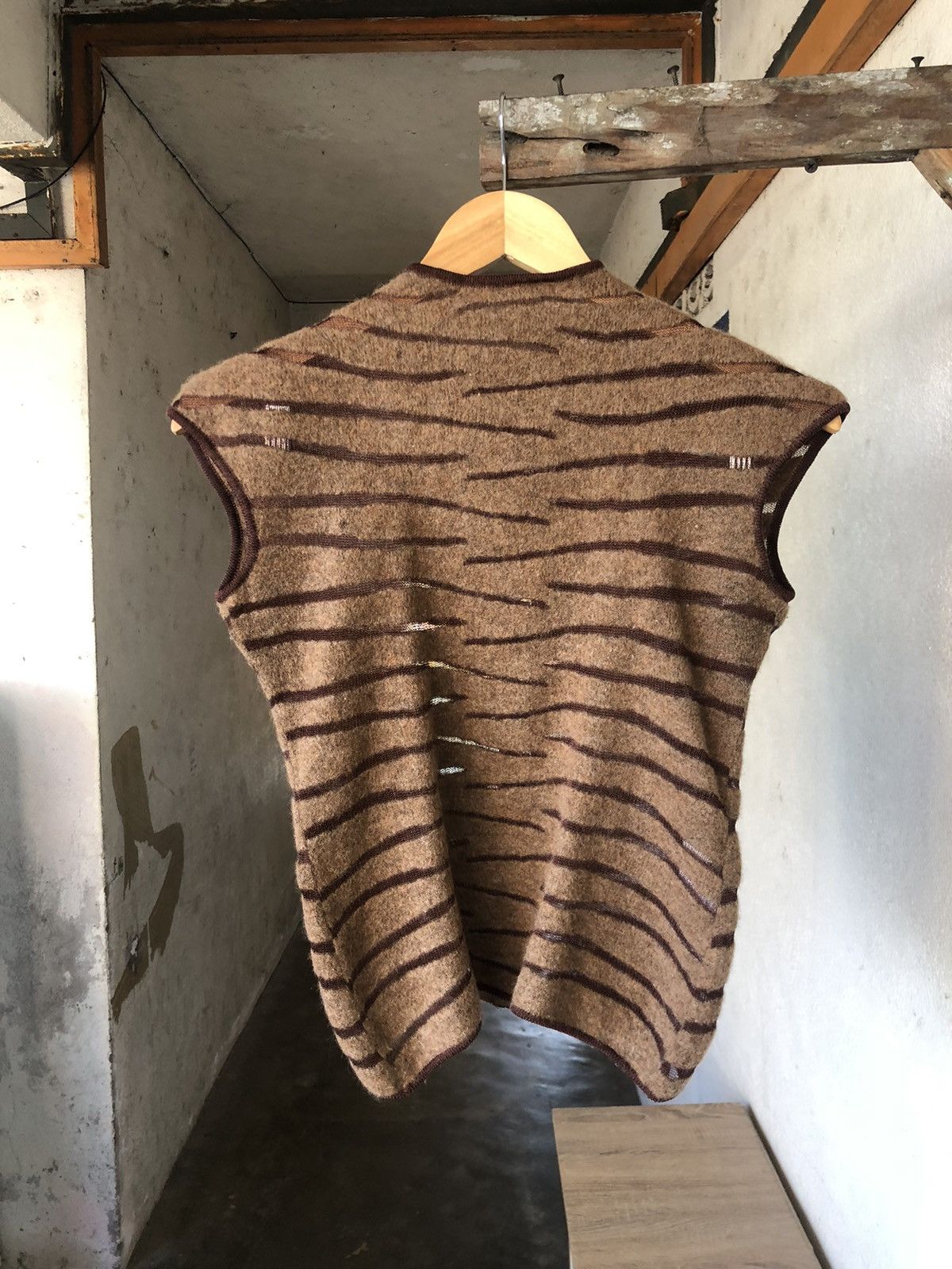 Vintage Vintage Yves Saint Laurent Tiger Stripe Crop Top Size M / US 6-8 / IT 42-44 - 3 Thumbnail