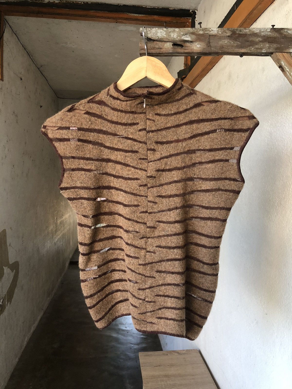 Vintage Vintage Yves Saint Laurent Tiger Stripe Crop Top Size M / US 6-8 / IT 42-44 - 4 Thumbnail