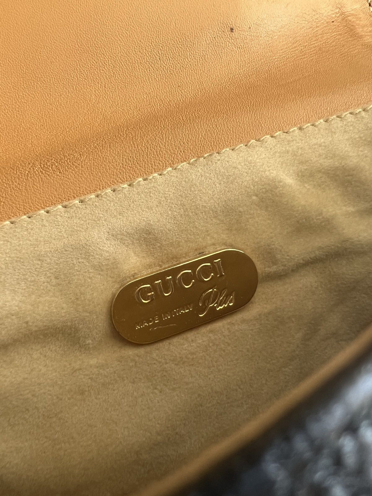 Gucci GRAIL🔥Auth. 80s Gucci Plus ™️ Logo Leather Crossbody Bag Size ONE SIZE - 10 Thumbnail