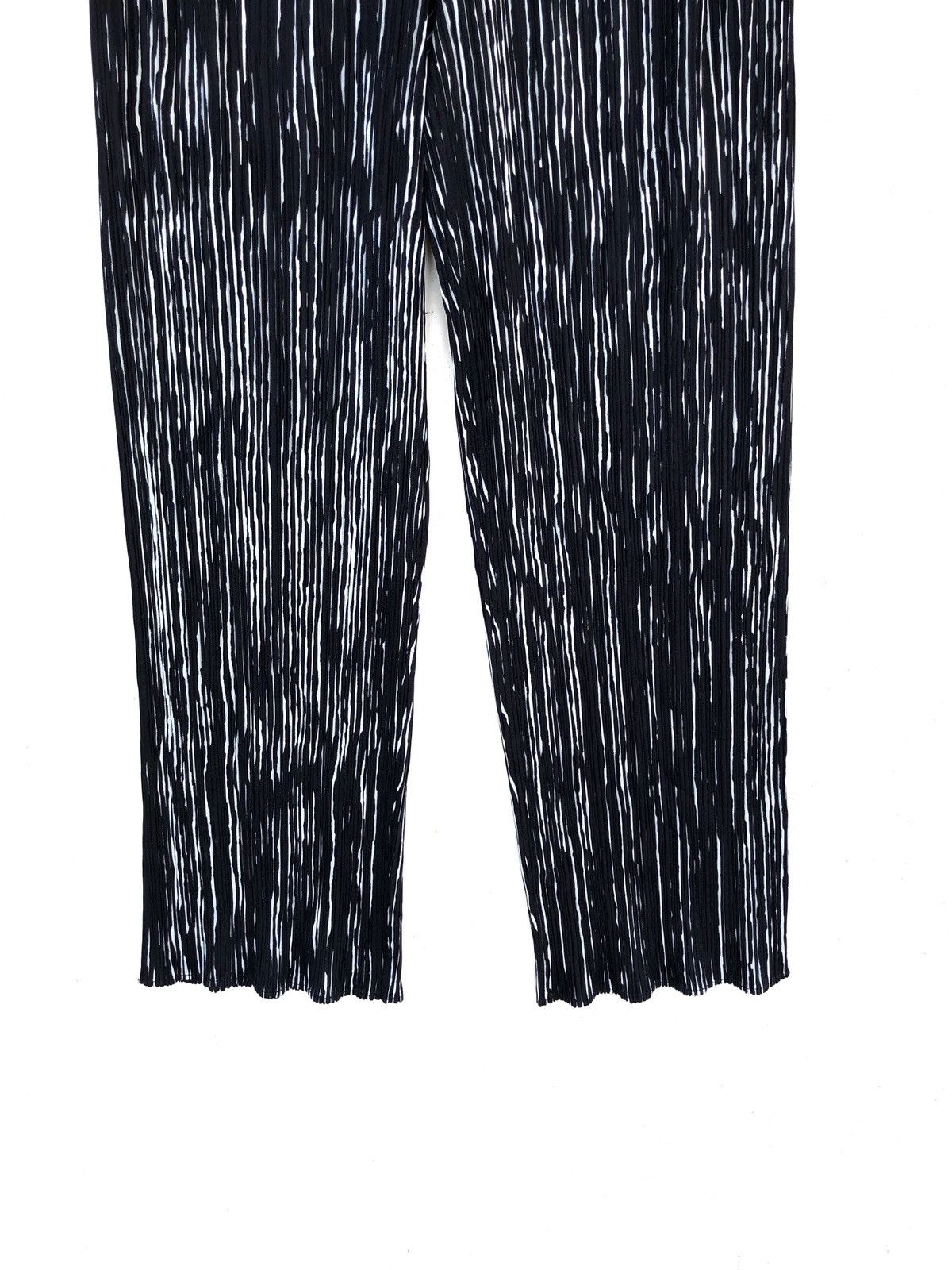 Pleats Please Issey Miyake GRAIL🔥OG Miyake Pleats Please ☔️ Drop Pleated Pants Size US 30 / EU 46 - 4 Thumbnail
