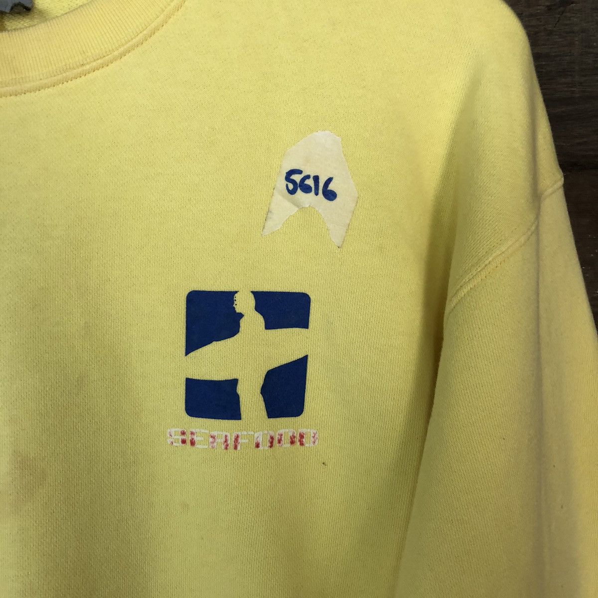 Vintage Seafood surf vintage Yellow Sweatshirt #5616 Size US M / EU 48-50 / 2 - 8 Thumbnail