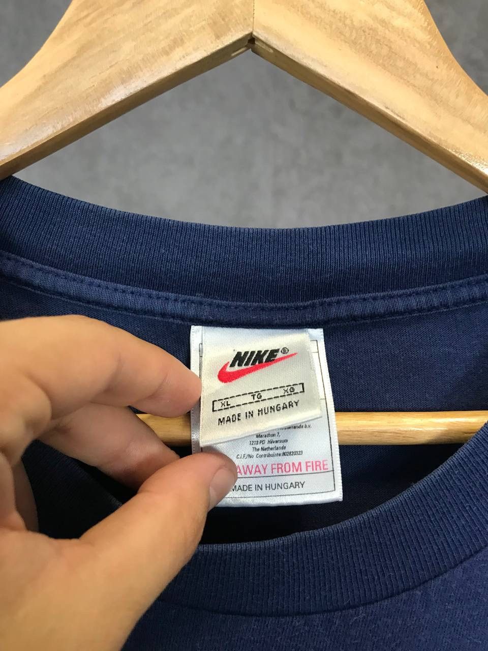 Nike Nike Just Do It vintage big logo center logo tee Size US XL / EU 56 / 4 - 4 Thumbnail