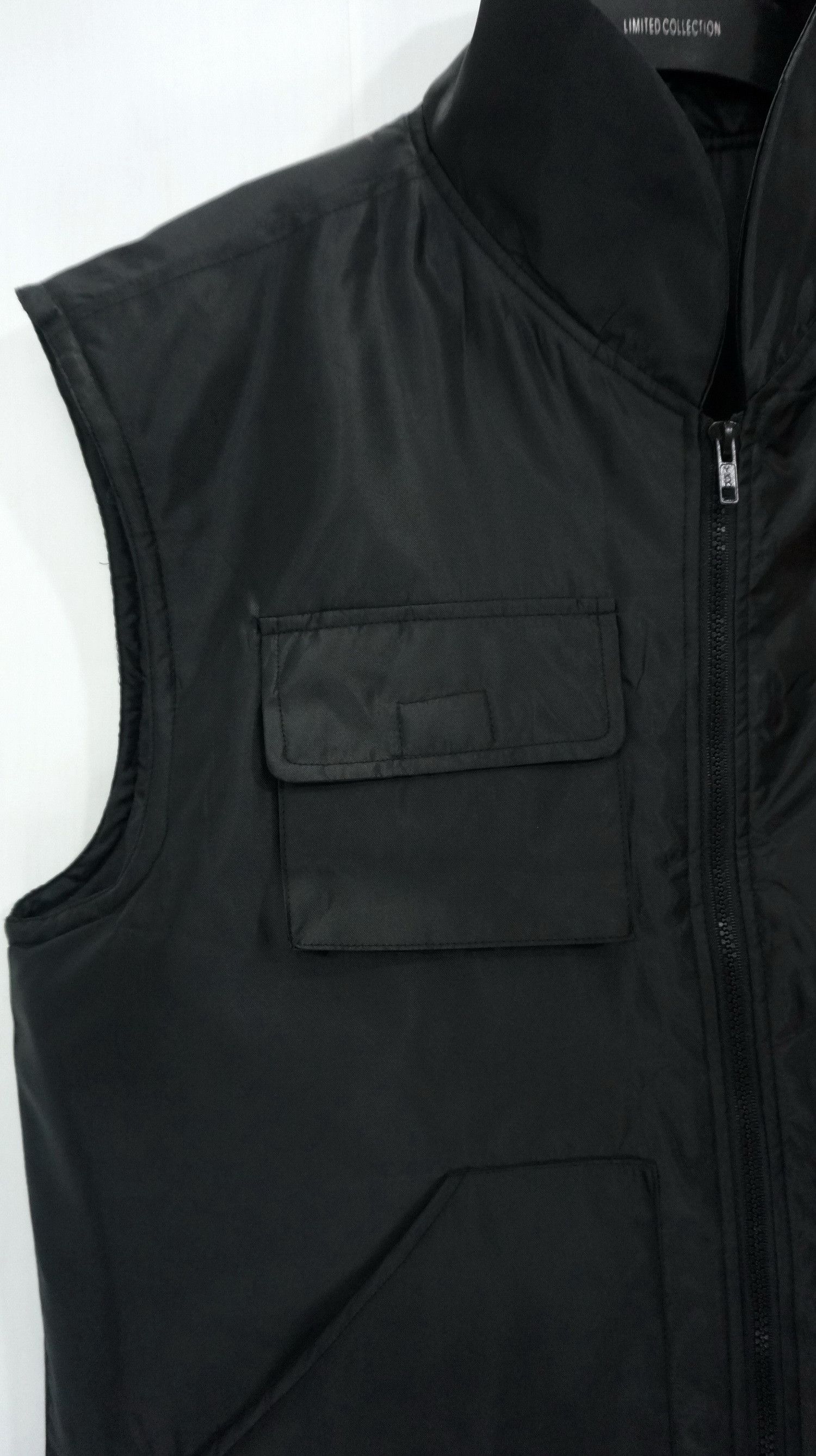 Japanese Brand SUNTORY Light Padded High Neck Black Nylon Vest Size US L / EU 52-54 / 3 - 4 Thumbnail