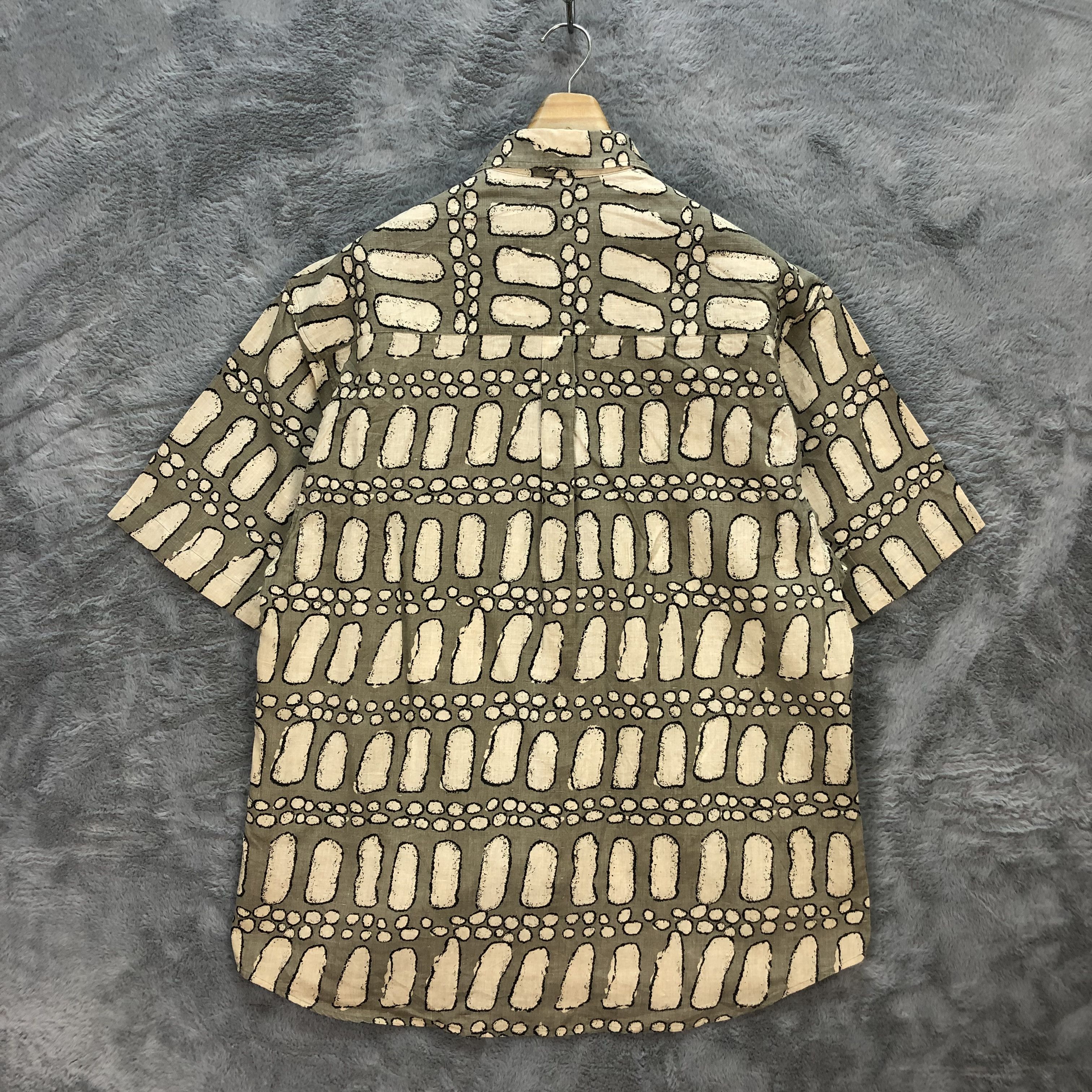Vintage Vintage Printed Button Ups Shirts #6334-63 Size US M / EU 48-50 / 2 - 7 Thumbnail