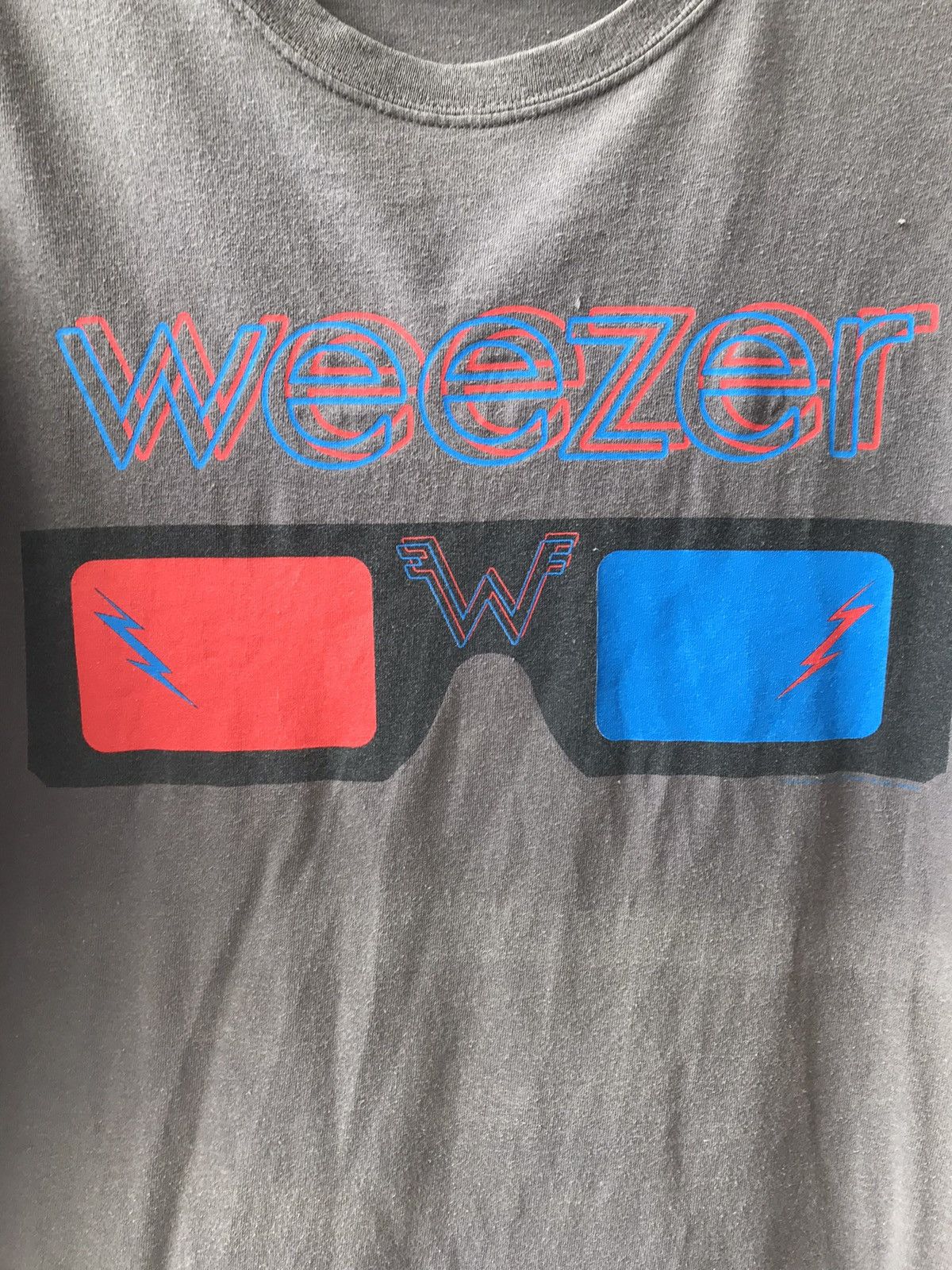 Band Tees Vtg Band Tees Weezer Alternative Rock Punk Rock Spell Out Size US XL / EU 56 / 4 - 2 Thumbnail