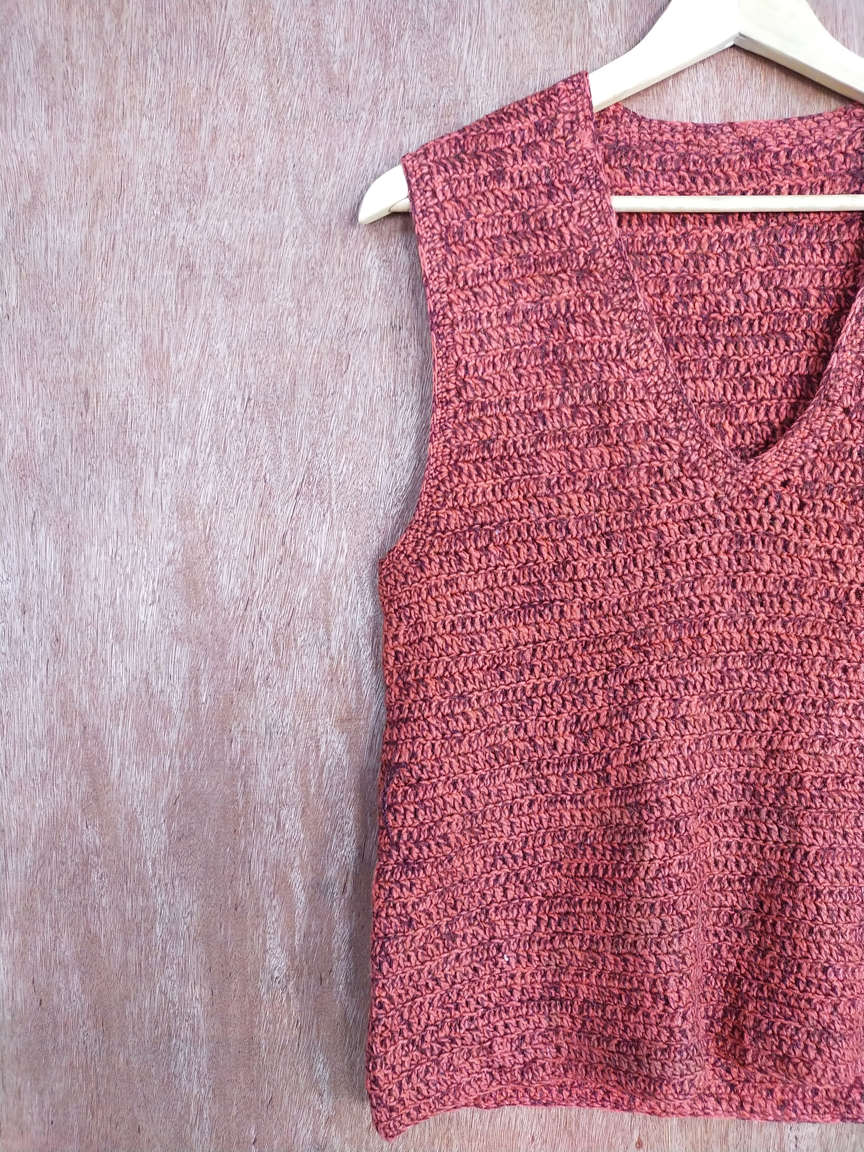 Vintage Japan vest sleeveless crochet mesh net Red Knitwear #S193 Size US S / EU 44-46 / 1 - 5 Thumbnail