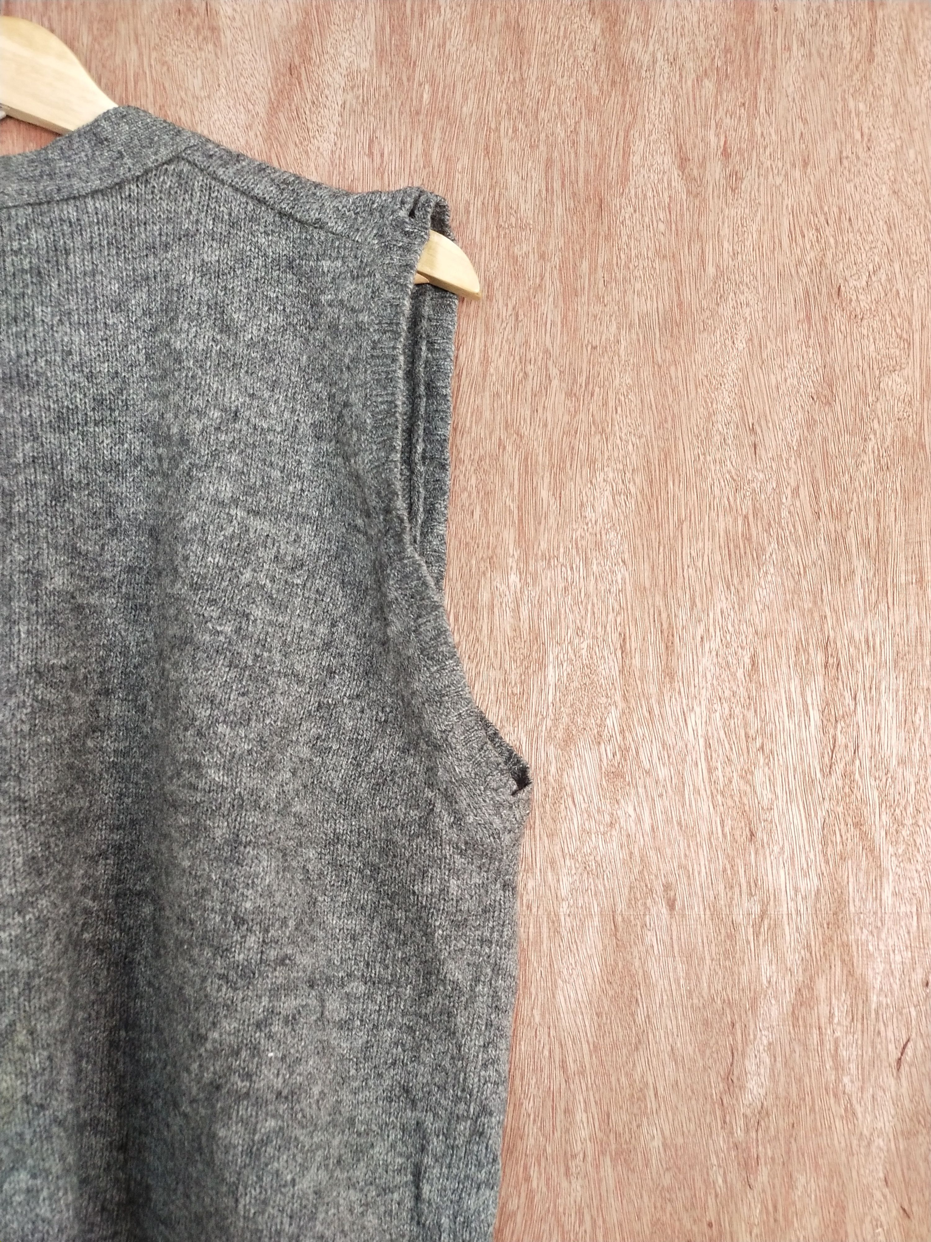 Vintage Pure British Wool sleeveless cardigan knit distressed #S154 Size US L / EU 52-54 / 3 - 11 Thumbnail