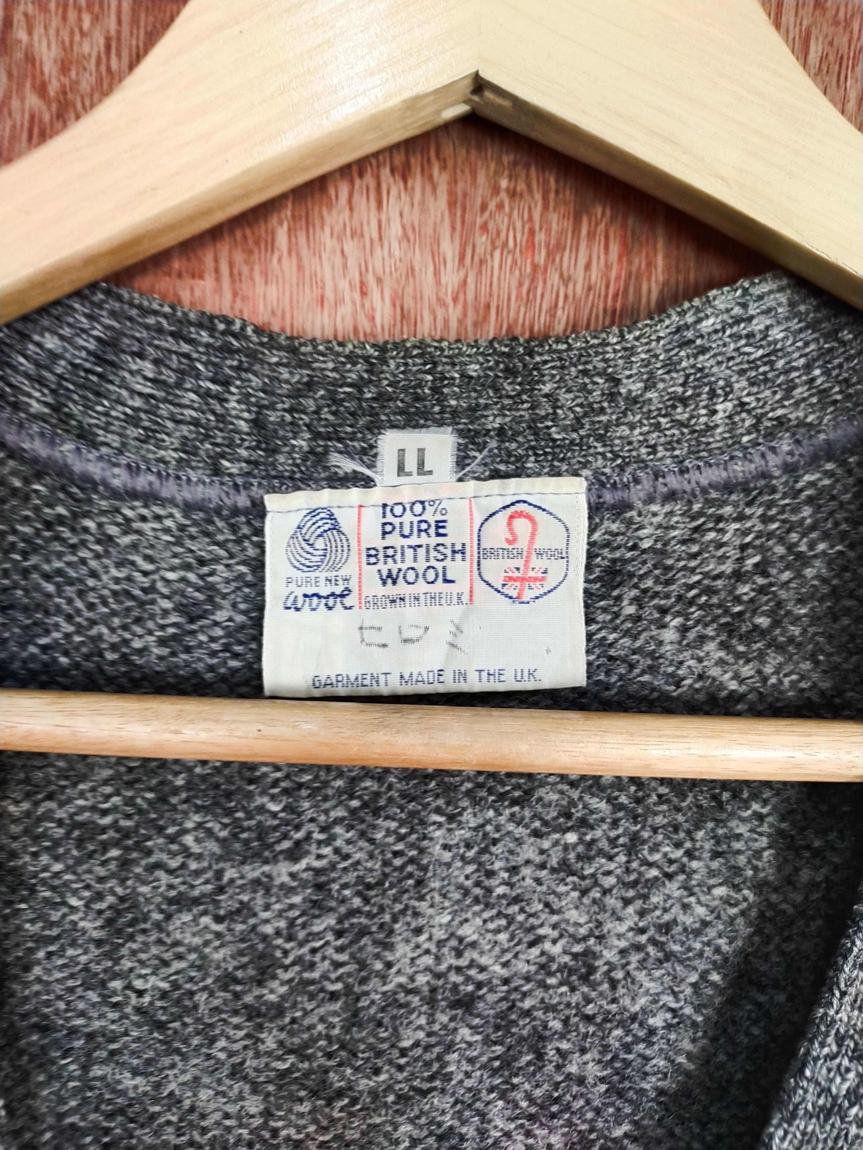 Vintage Pure British Wool sleeveless cardigan knit distressed #S154 Size US L / EU 52-54 / 3 - 7 Thumbnail