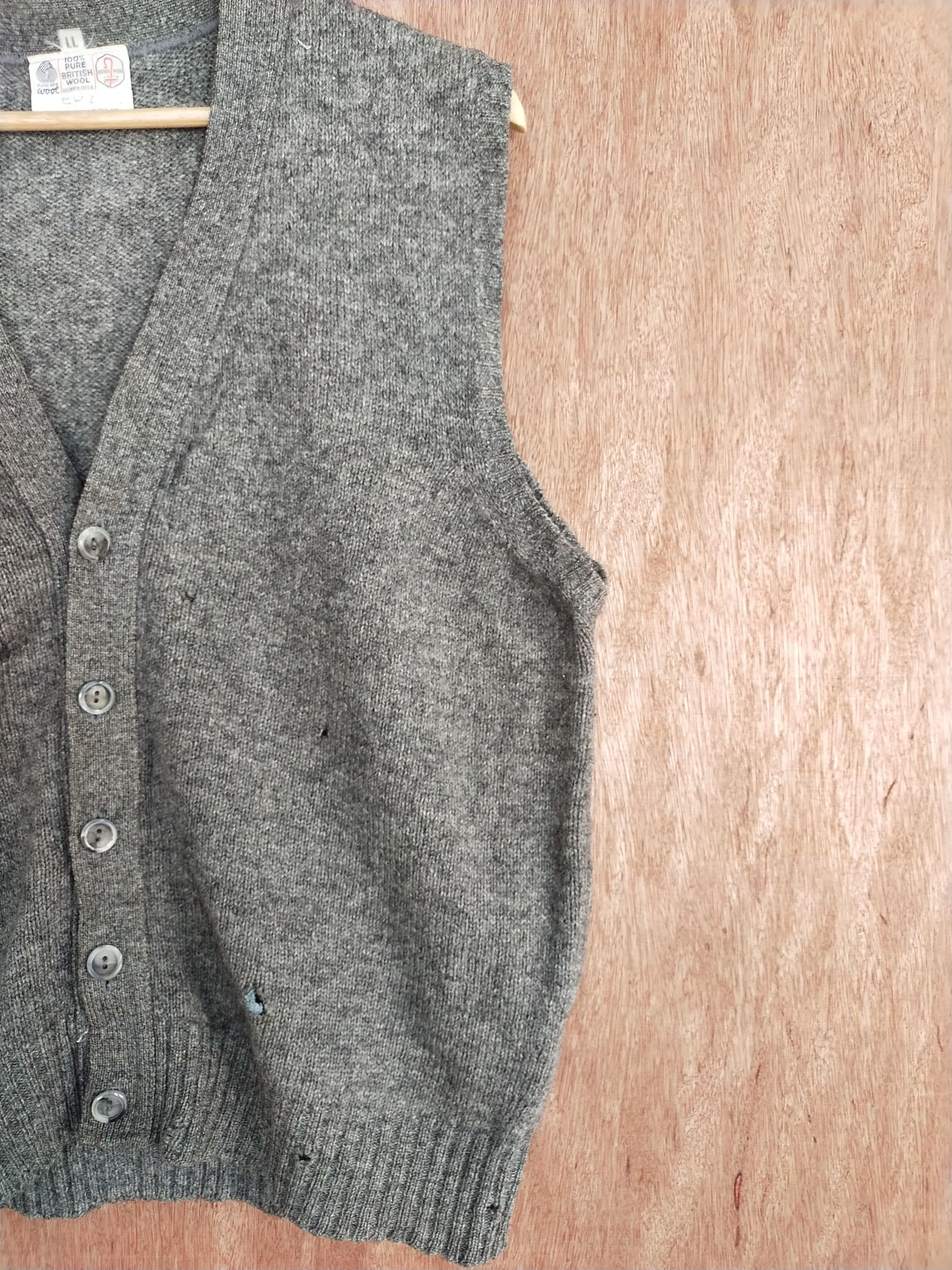 Vintage Pure British Wool sleeveless cardigan knit distressed #S154 Size US L / EU 52-54 / 3 - 3 Thumbnail