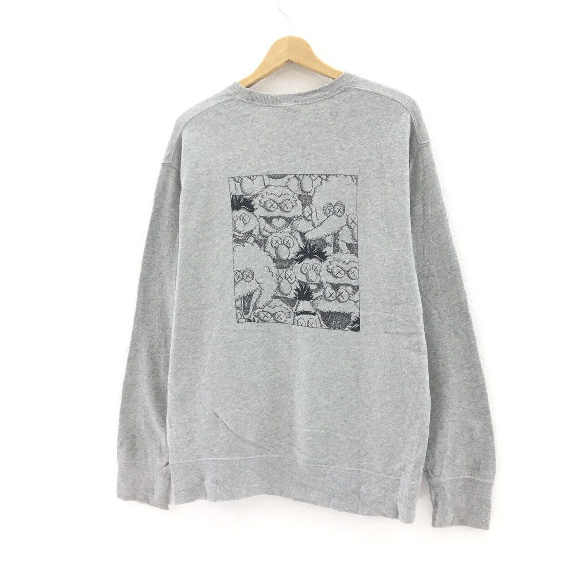 Cartoon Network Kaws x Sesame street Sweatshirt Big Logo Size US M / EU 48-50 / 2 - 5 Thumbnail