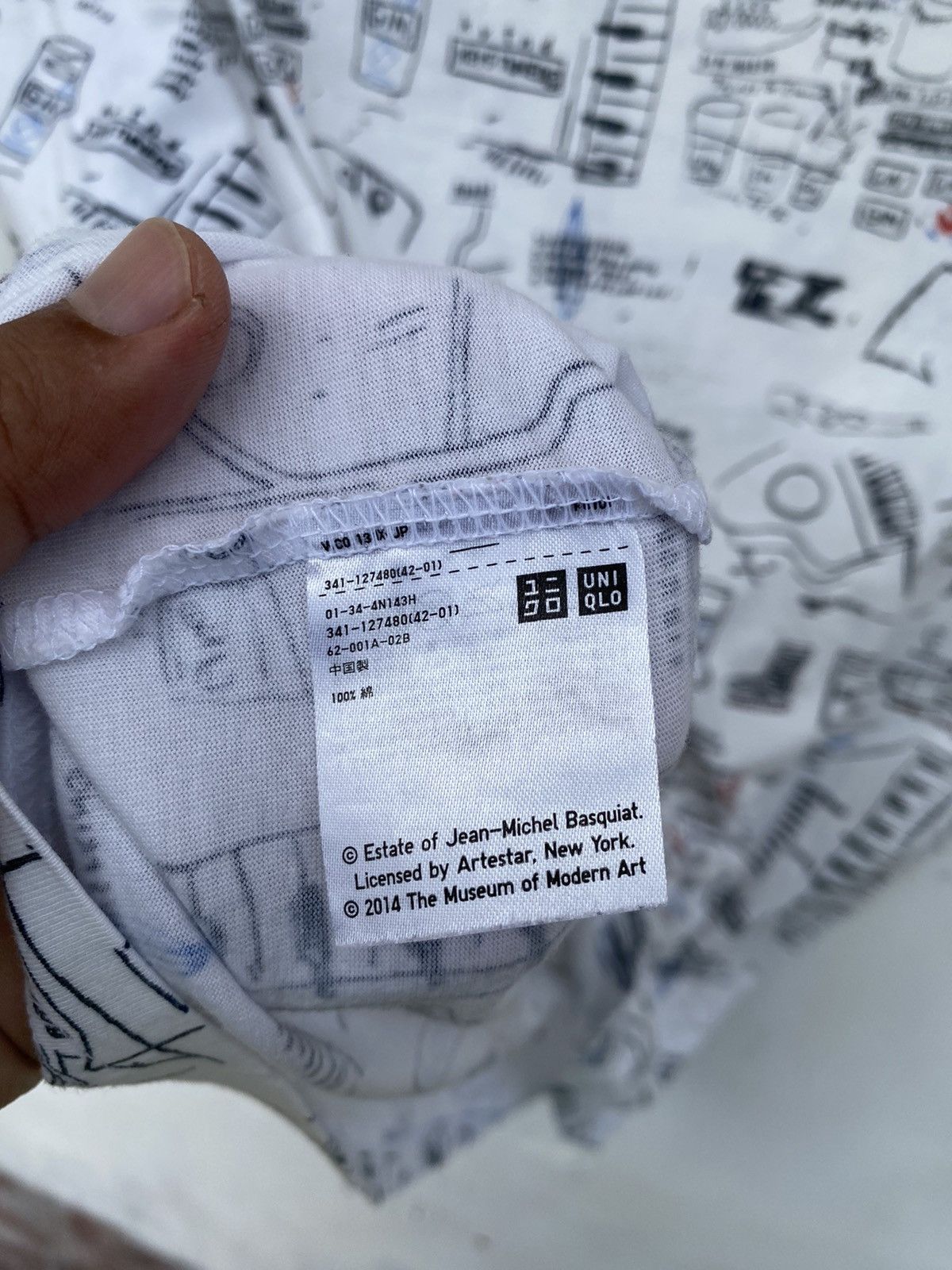 Japanese Brand uniqlo X jean michael Basquait Size US L / EU 52-54 / 3 - 5 Thumbnail