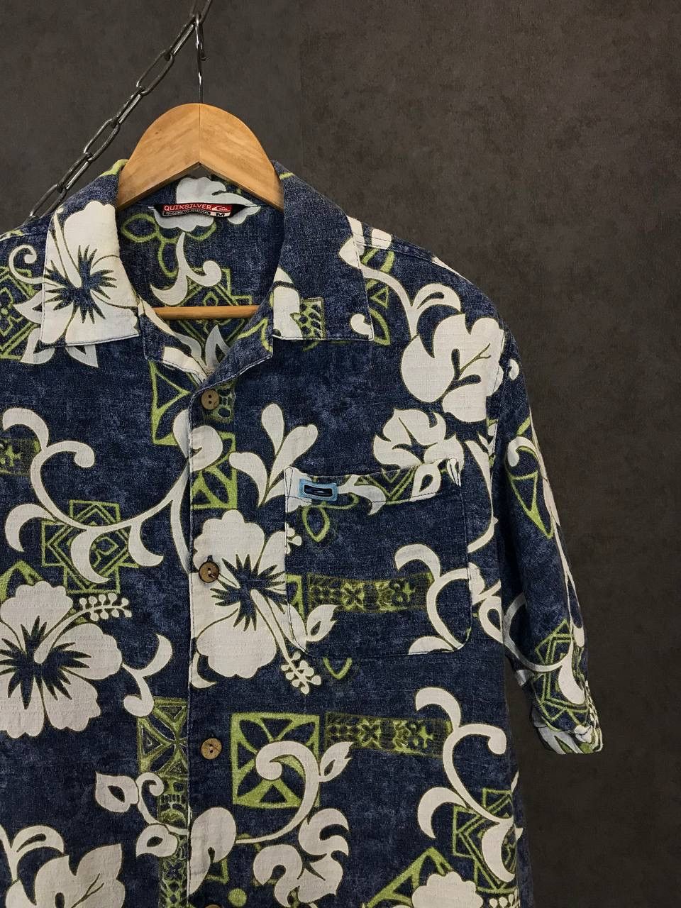 Quiksilver Quiksilver vintage hawaiian crazy shirt Size US M / EU 48-50 / 2 - 2 Thumbnail