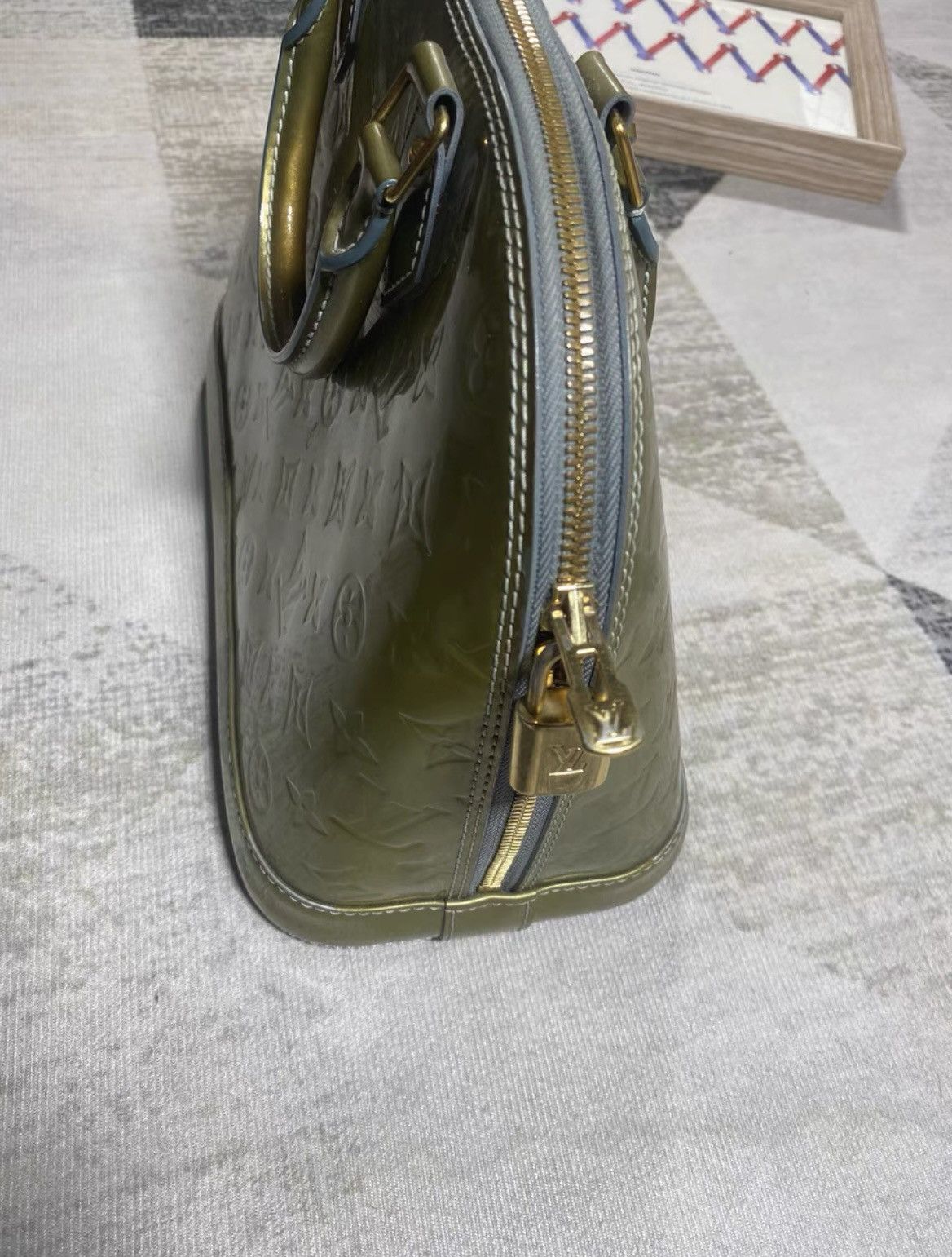 Louis Vuitton Louis Vuitton Vernis Alma Green Size ONE SIZE - 3 Thumbnail