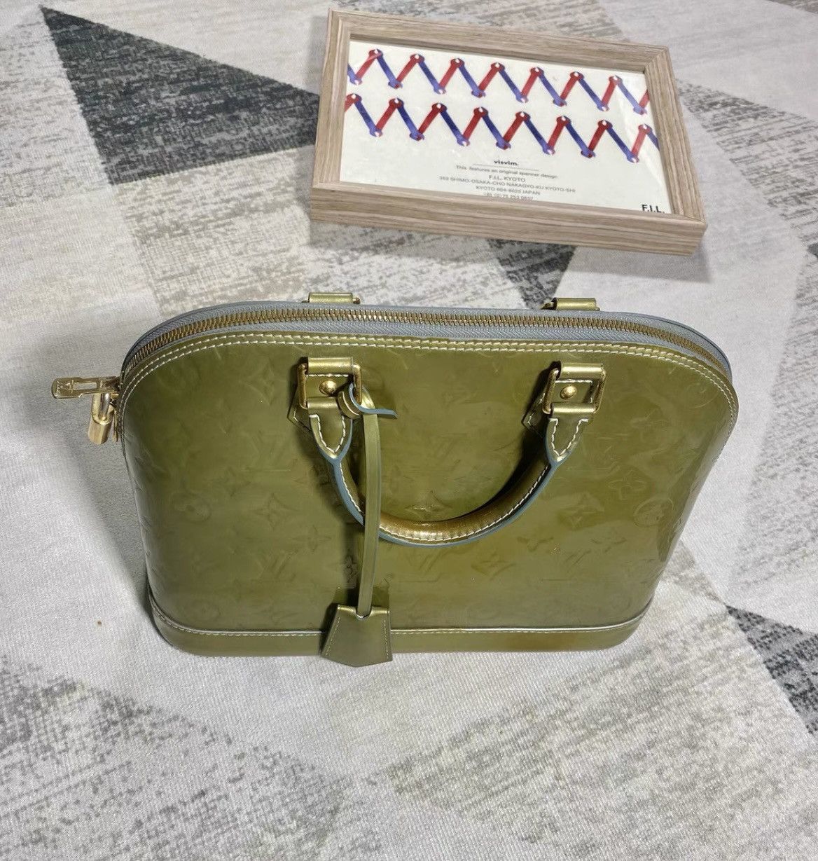 Louis Vuitton Louis Vuitton Vernis Alma Green Size ONE SIZE - 1 Thumbnail