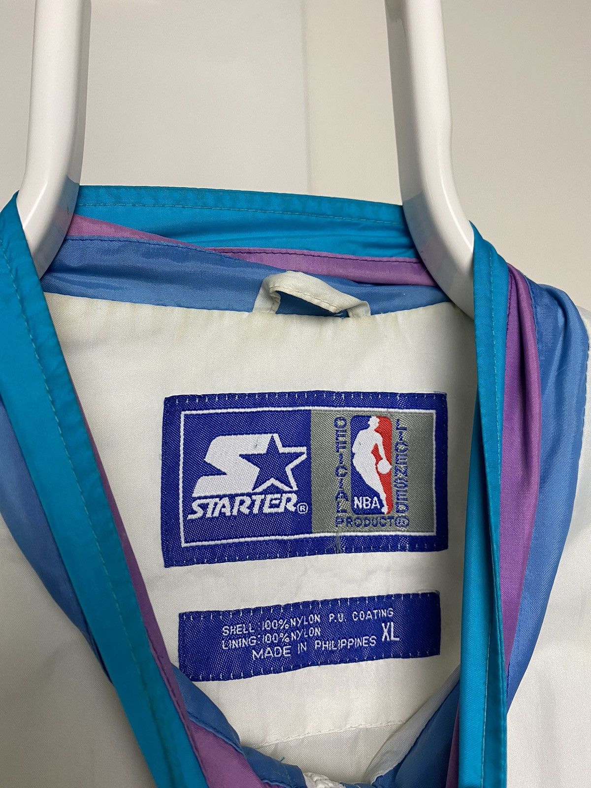 NBA × Starter × Vintage Charlotte Hornets Vintage big logo starter white jacket Size US XL / EU 56 / 4 - 5 Thumbnail