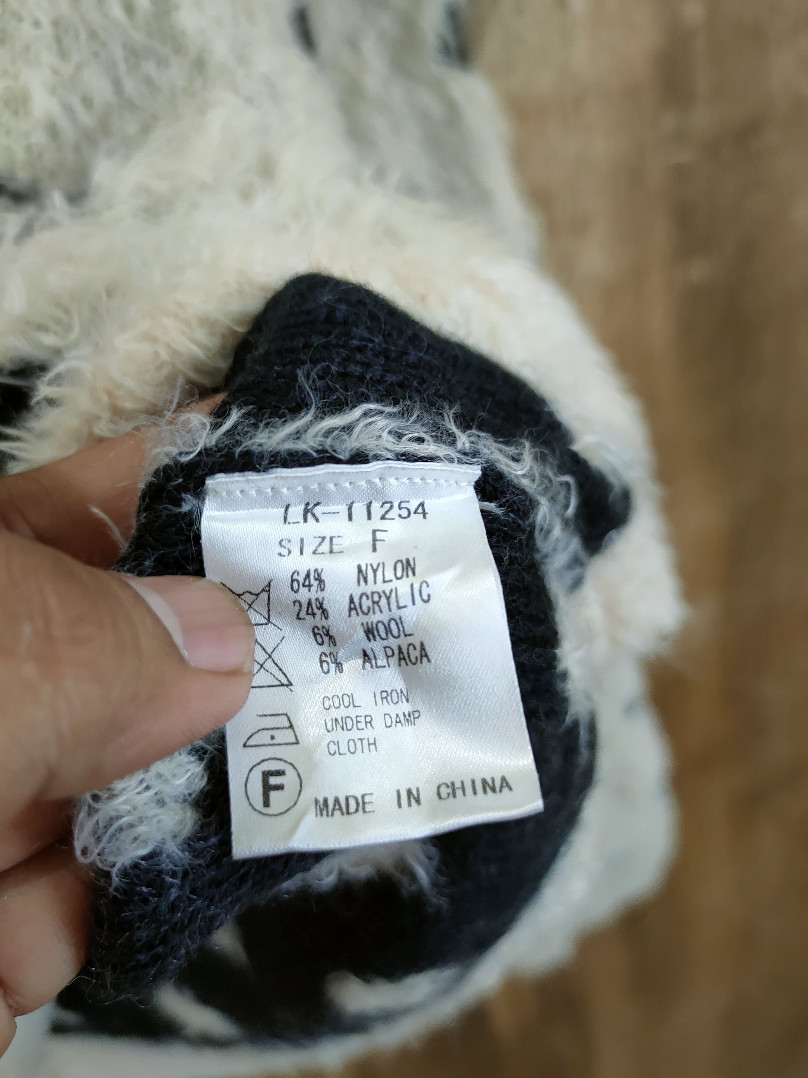 Vintage D Rose Bud mohair fur shag shaggy knitwear #46-1001 Size XS / US 0-2 / IT 36-38 - 7 Thumbnail