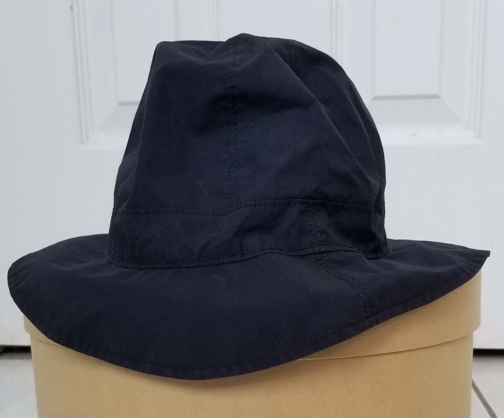 image of Takahiromiyashita The Soloist Takahiro Miyashita The Soloist Dark Navy Floppy Bucket Hat in Midnigh
