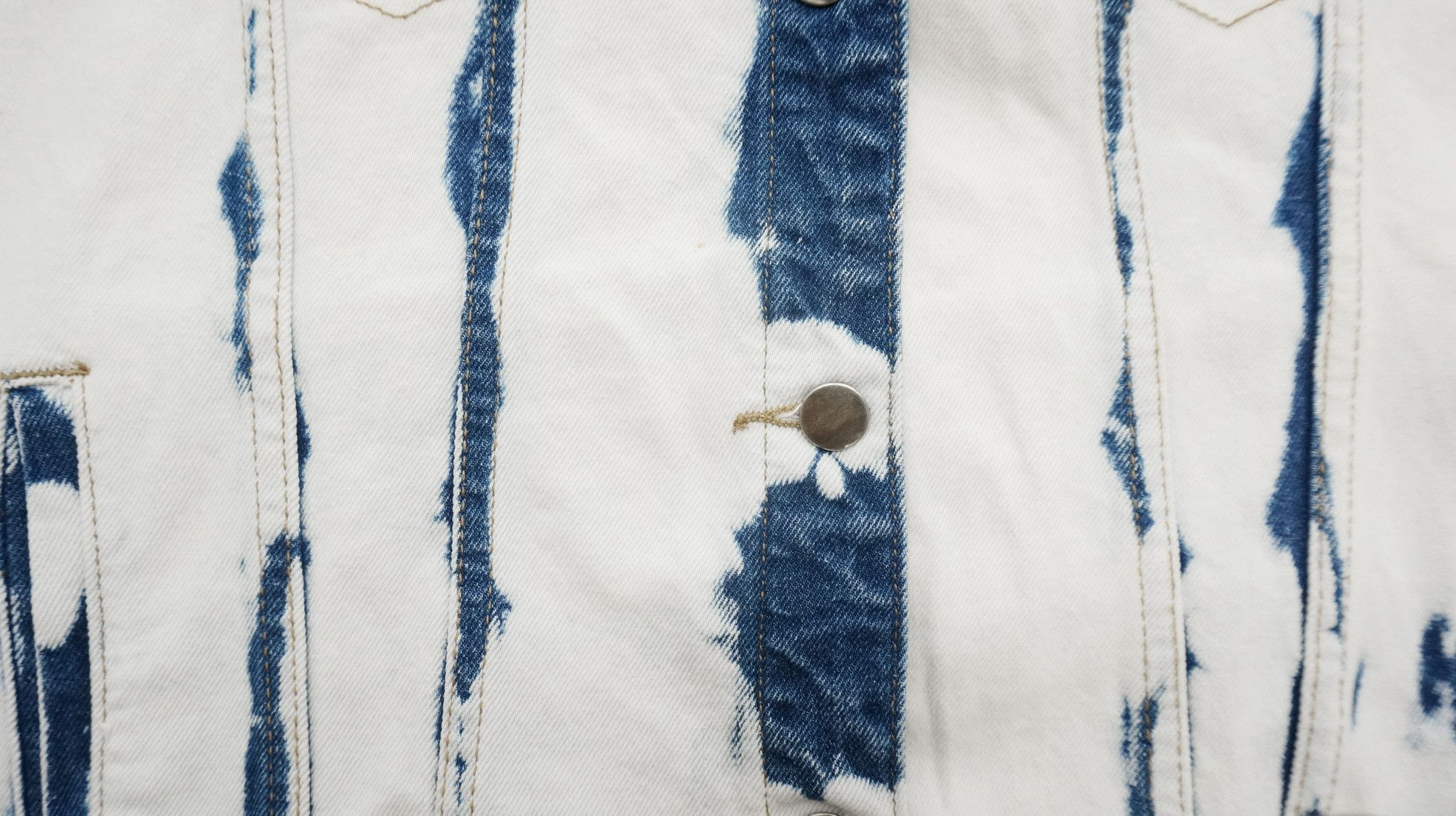 Forever 21 F21 Artist Bleach Dye Washed Sleeveless Denim Jacket Size US M / EU 48-50 / 2 - 5 Thumbnail