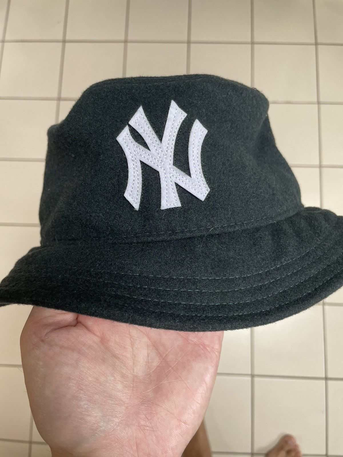 Kith x Yankees Bucket Hat Kith Kith New Era for New York Yankees Plaid Bucket Hat  main image 3