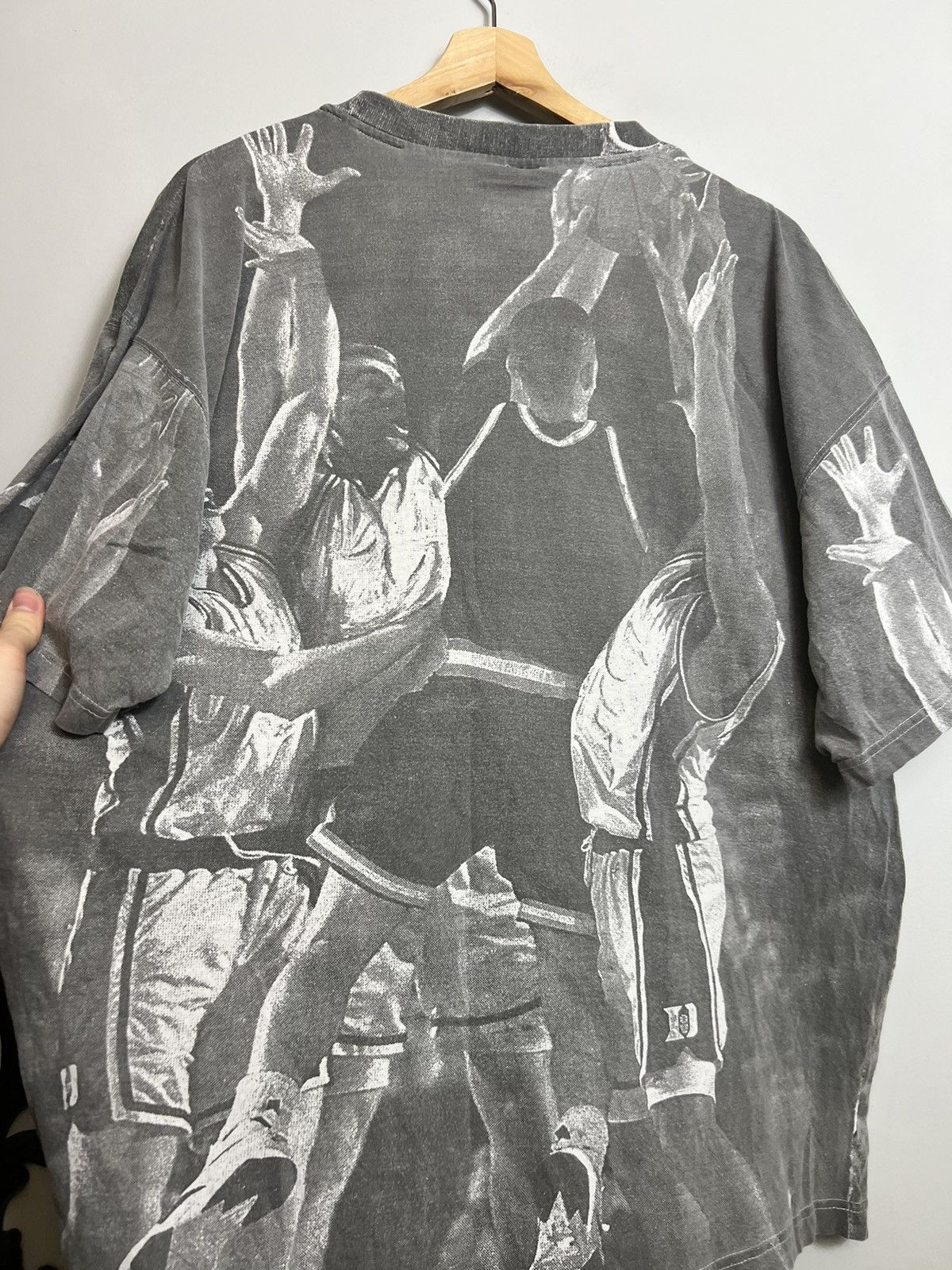 NBA Rare Vintage 90s NBA Basketball All Over Print AOP Shirt Size US XL / EU 56 / 4 - 5 Thumbnail