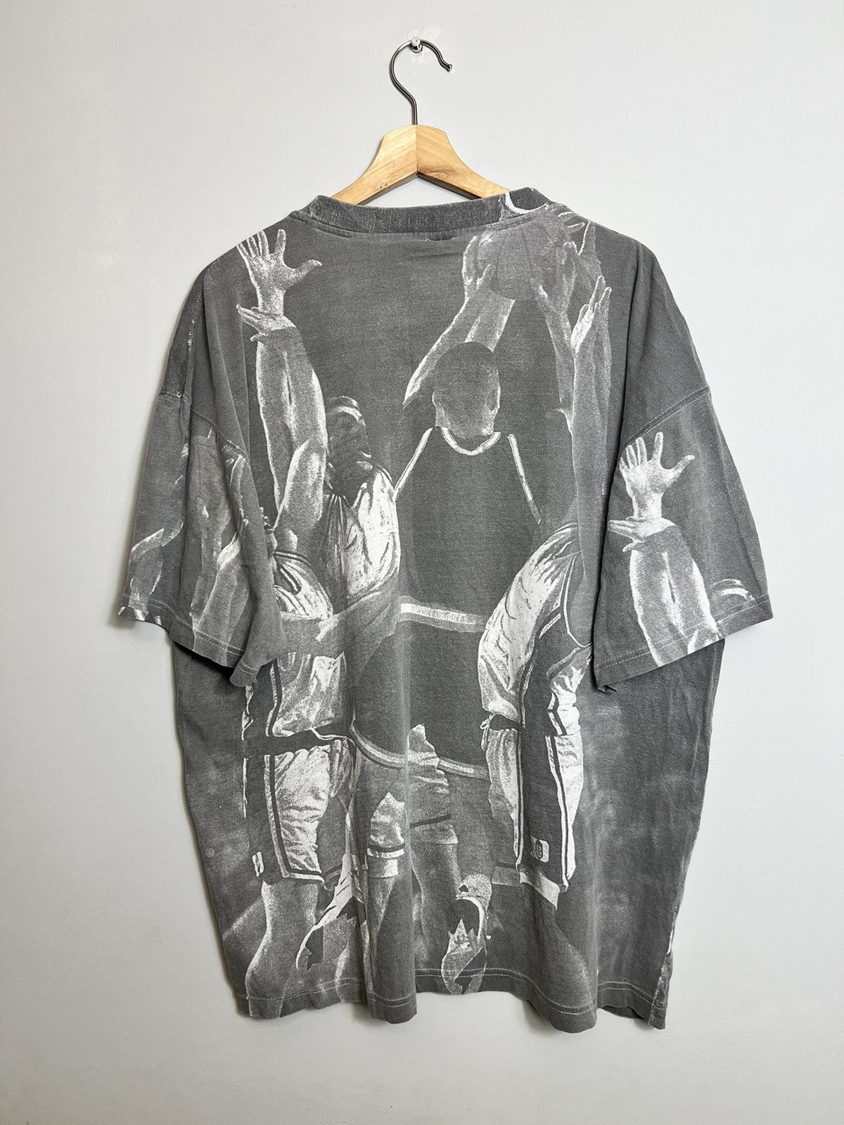 NBA Rare Vintage 90s NBA Basketball All Over Print AOP Shirt Size US XL / EU 56 / 4 - 2 Thumbnail
